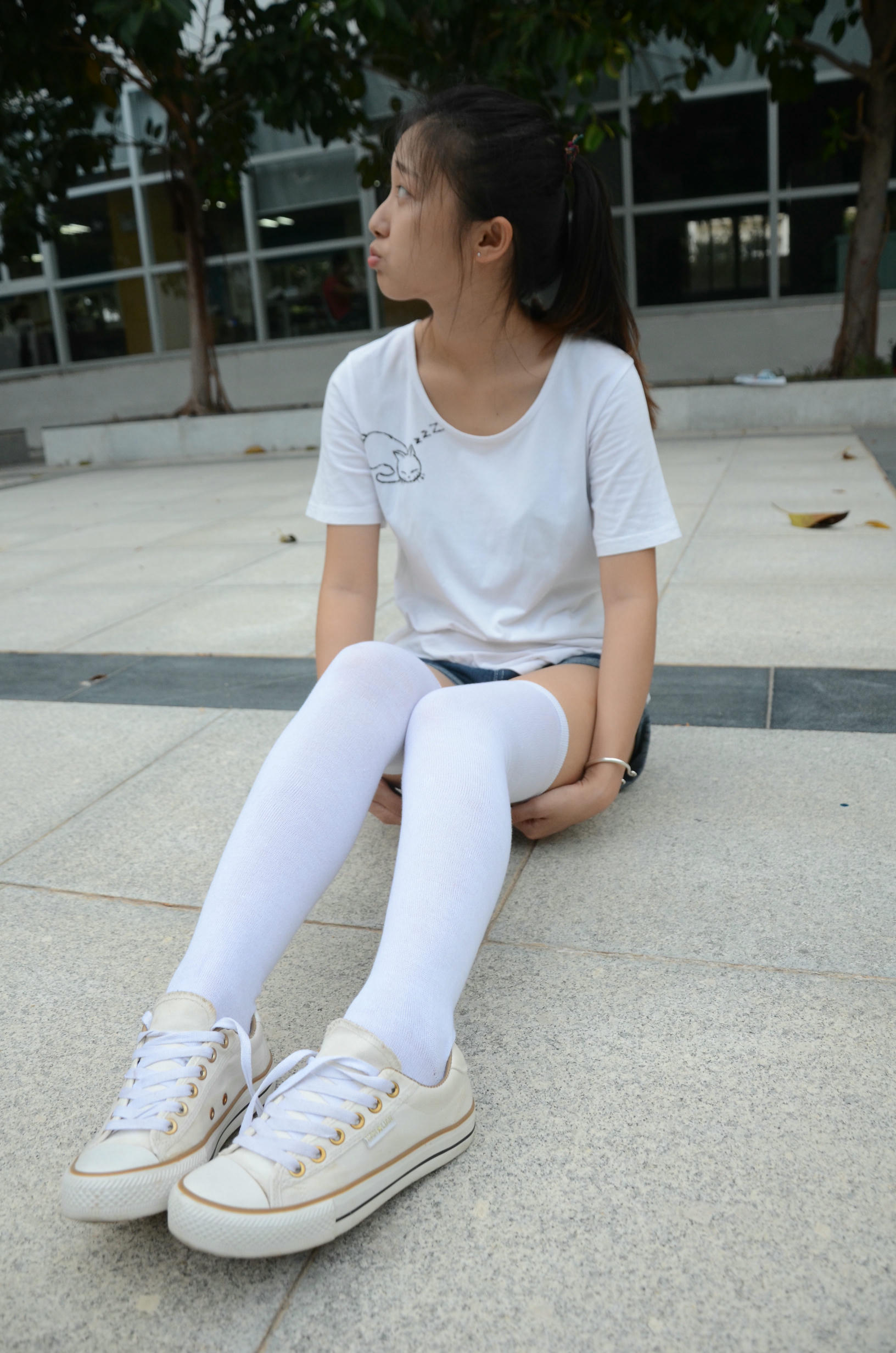 [战前女神] 恋足美腿棉袜女神级摄影套图 139 [122P+187M]_第2集