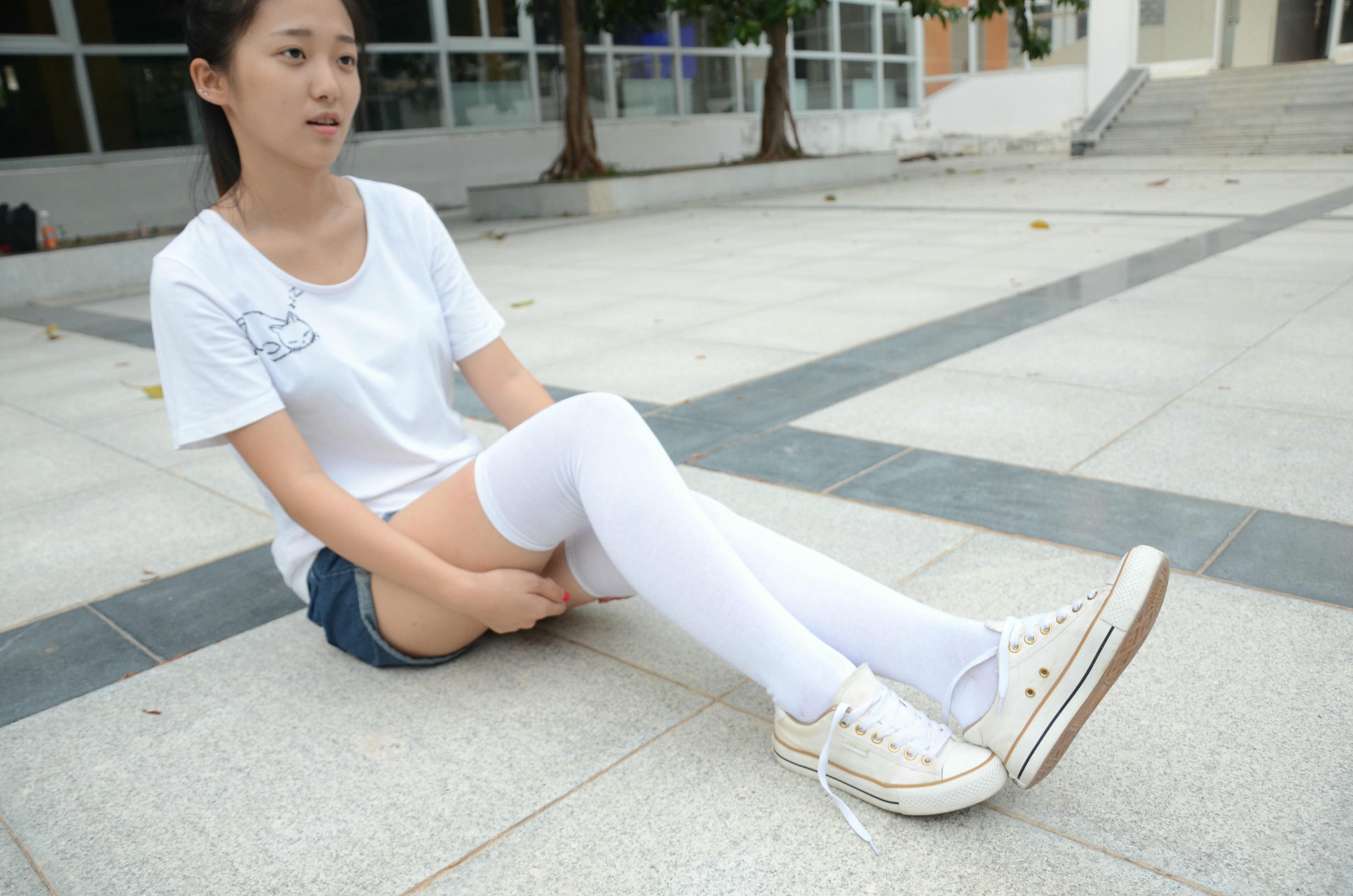 [战前女神] 恋足美腿棉袜女神级摄影套图 139 [122P+187M]_第2集