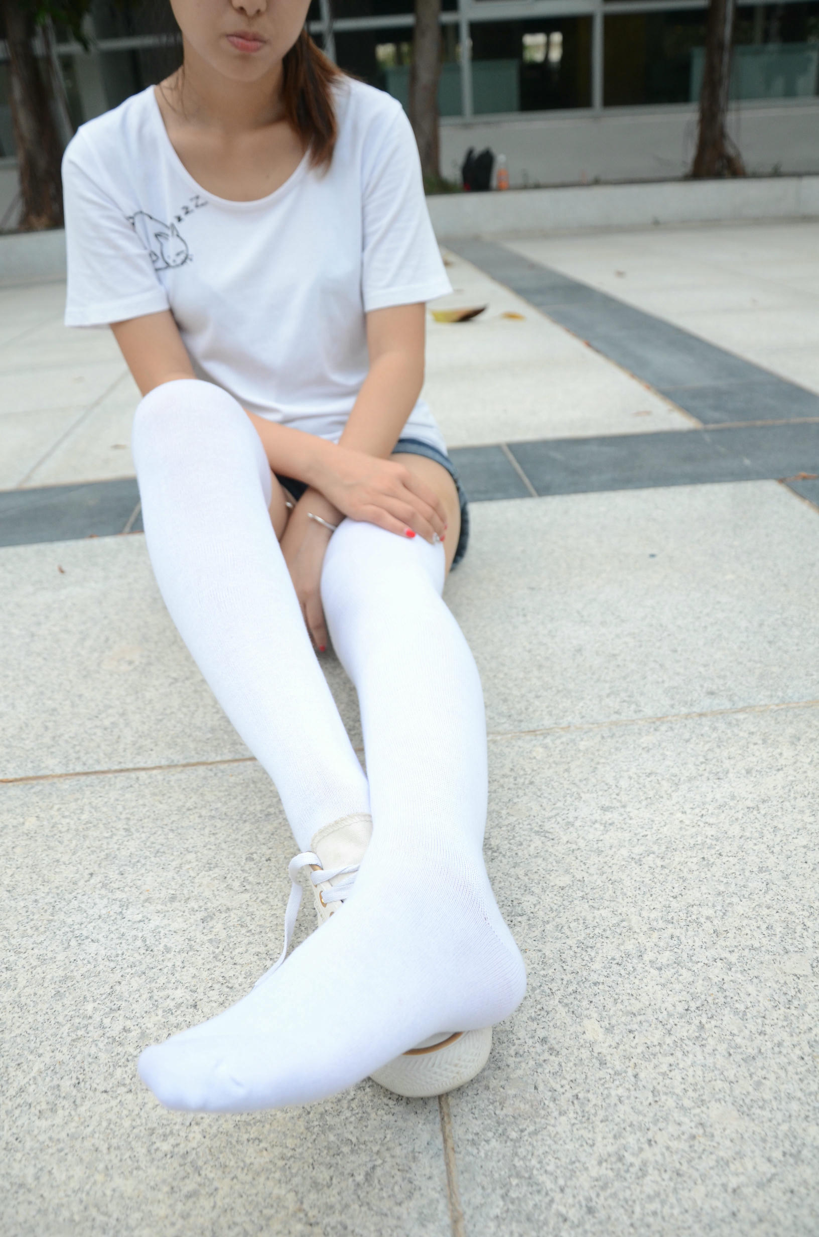 [战前女神] 恋足美腿棉袜女神级摄影套图 139 [122P+187M]_第2集