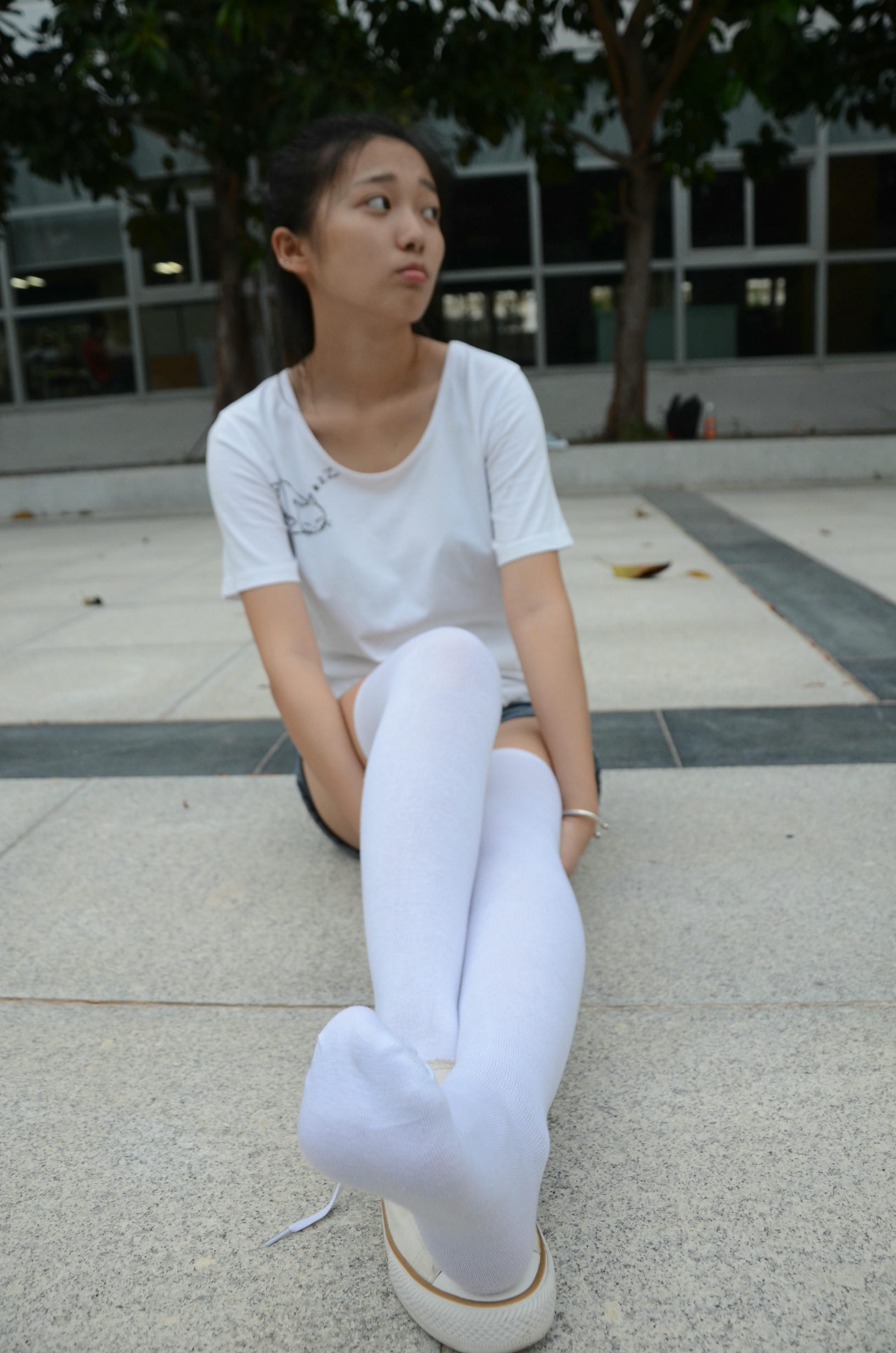 [战前女神] 恋足美腿棉袜女神级摄影套图 139 [122P+187M]_第3集