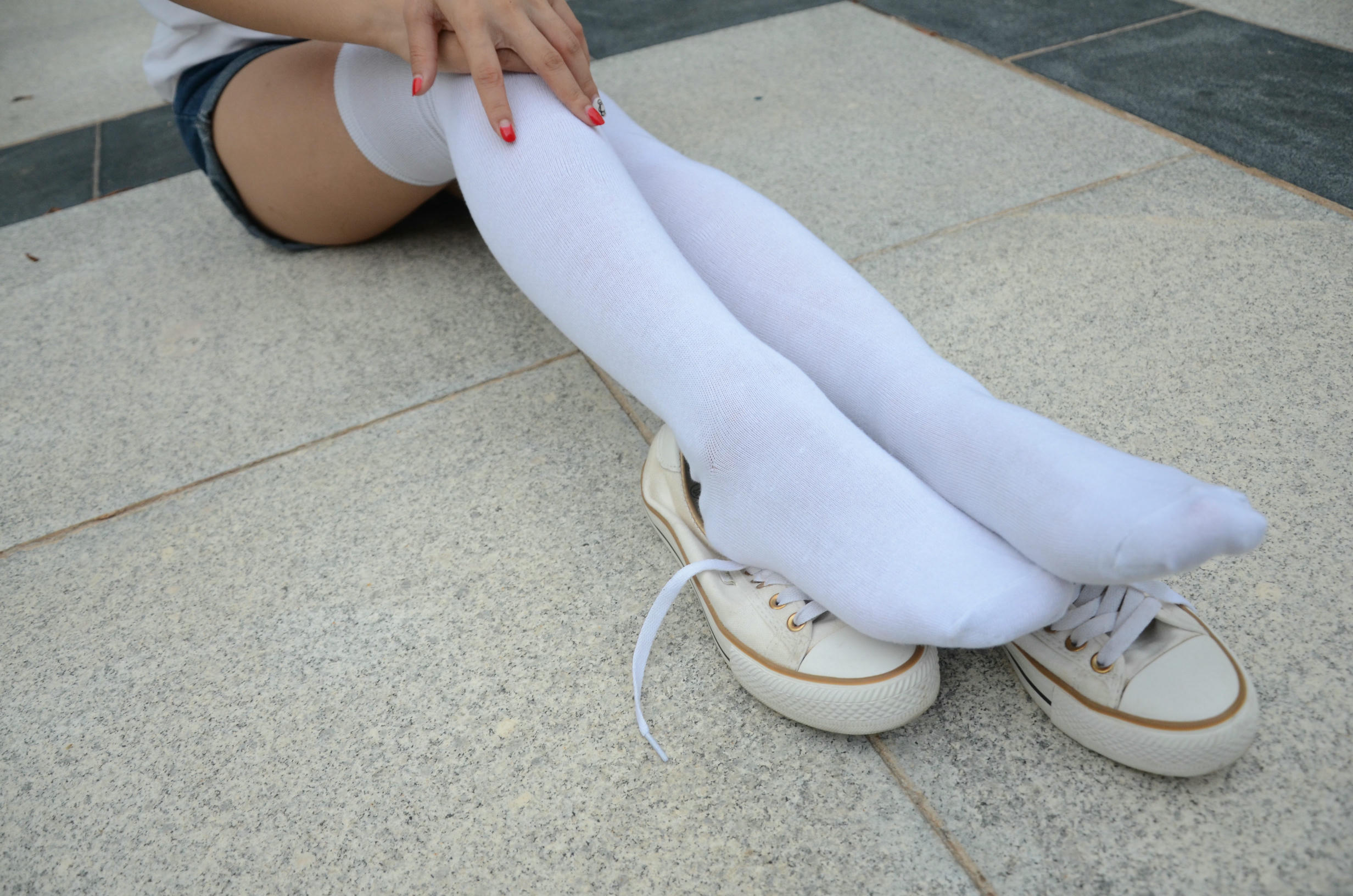 [战前女神] 恋足美腿棉袜女神级摄影套图 139 [122P+187M]_第3集