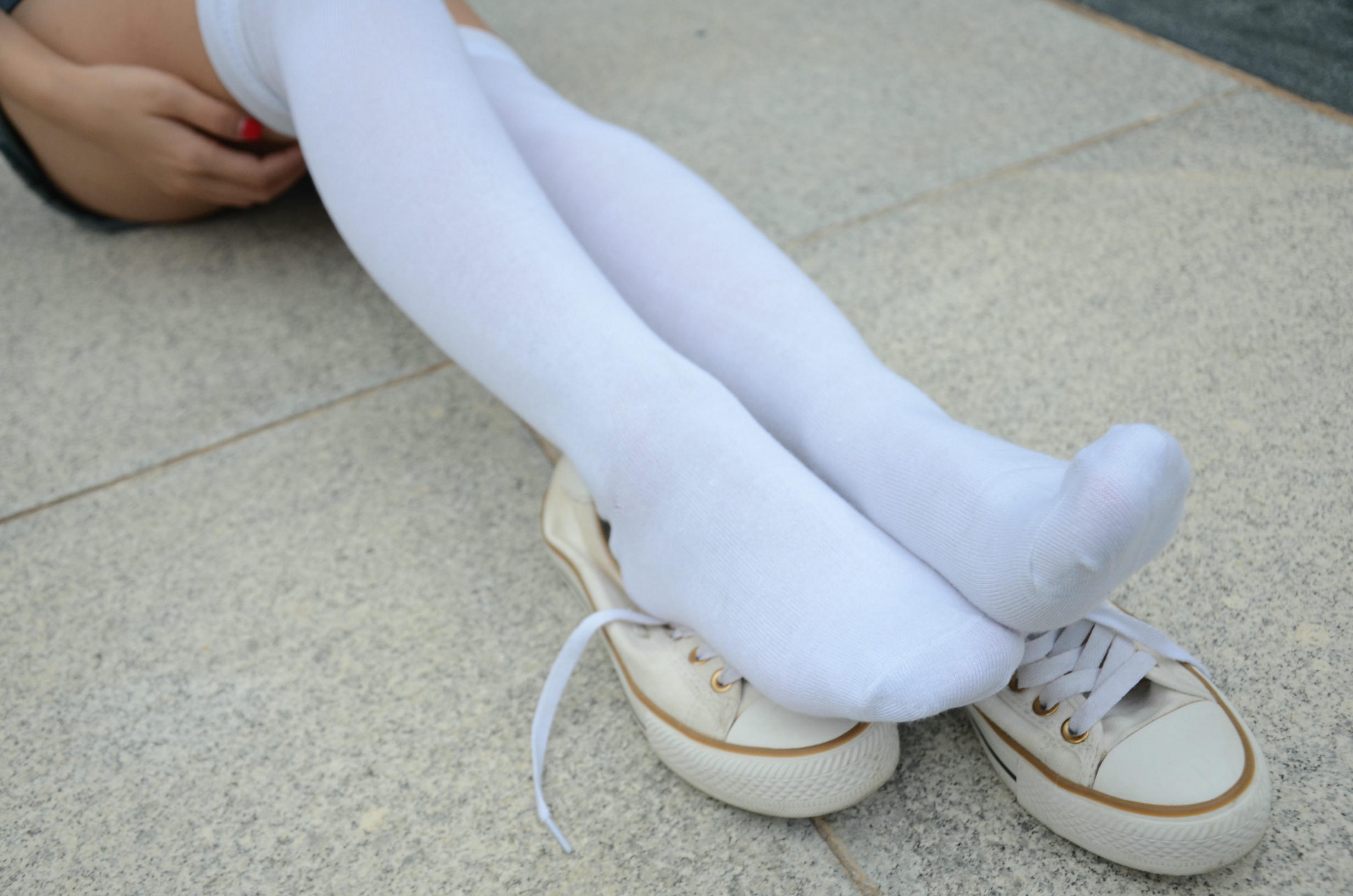 [战前女神] 恋足美腿棉袜女神级摄影套图 139 [122P+187M]_第3集