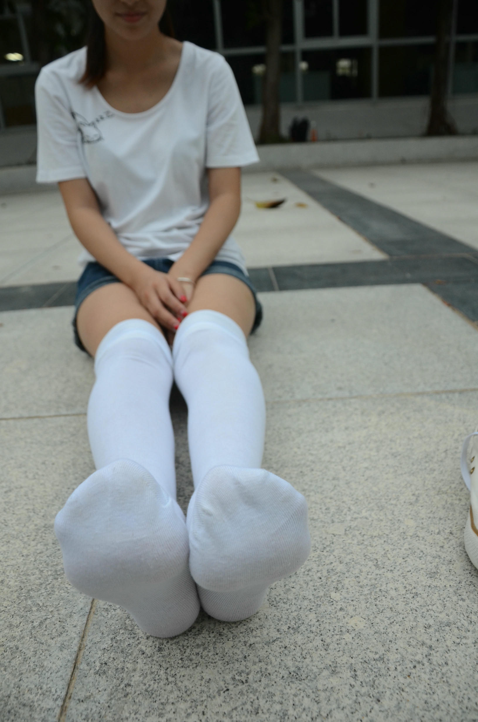 [战前女神] 恋足美腿棉袜女神级摄影套图 139 [122P+187M]_第4集