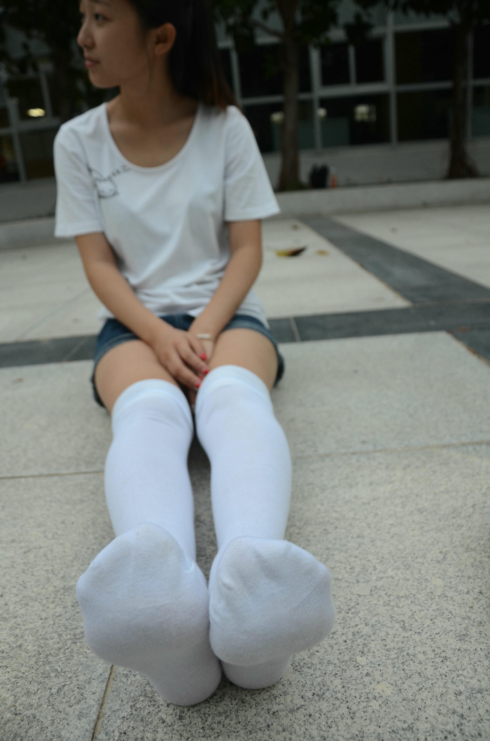 [战前女神] 恋足美腿棉袜女神级摄影套图 139 [122P+187M]_第4集