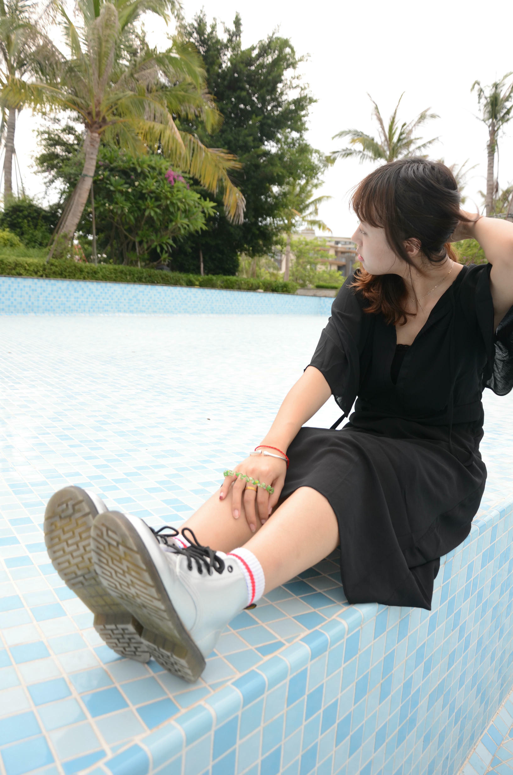 [战前女神] 恋足美腿棉袜女神级摄影套图 140 [127P+138M]_第1集