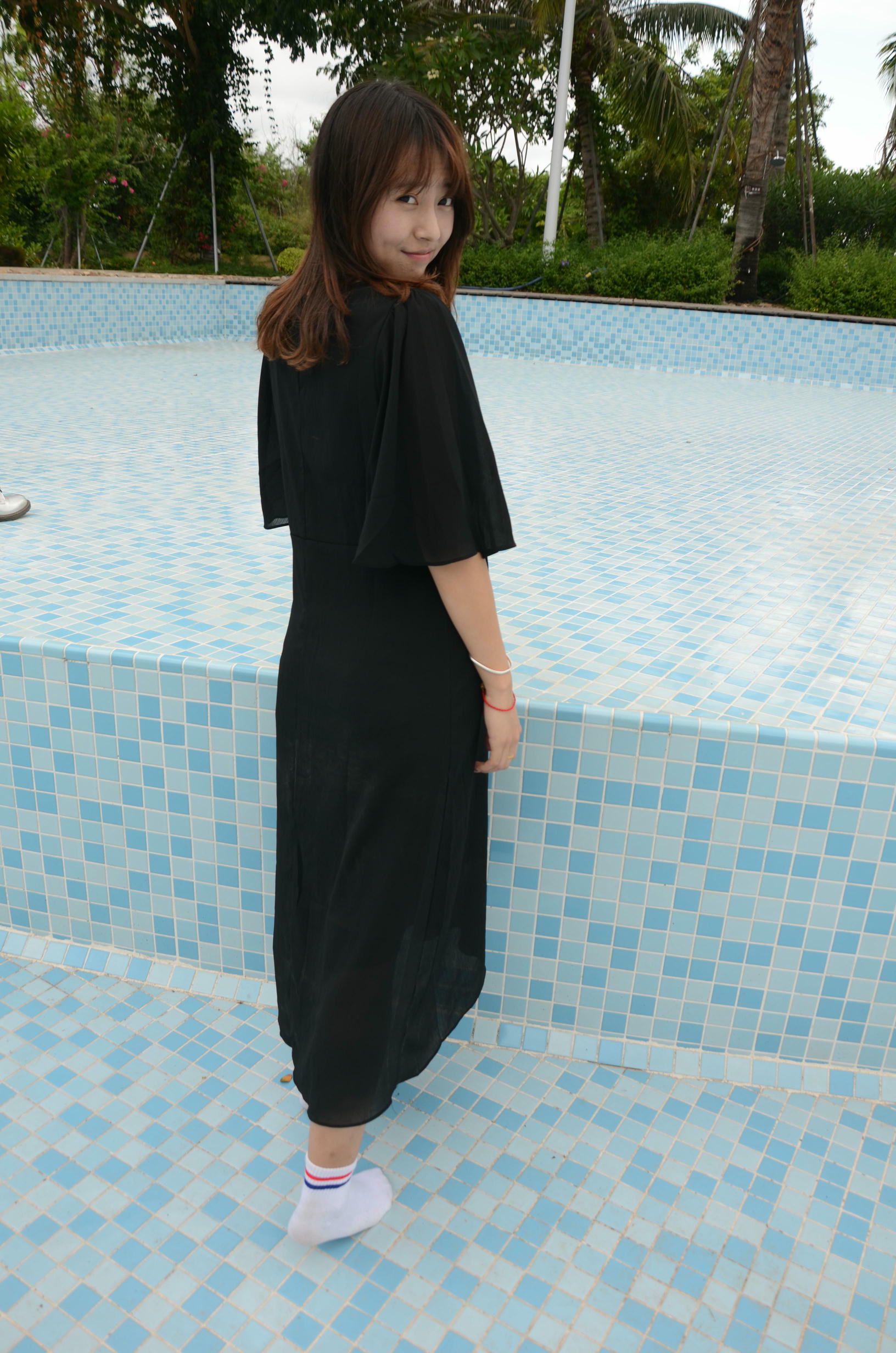 [战前女神] 恋足美腿棉袜女神级摄影套图 140 [127P+138M]_第6集