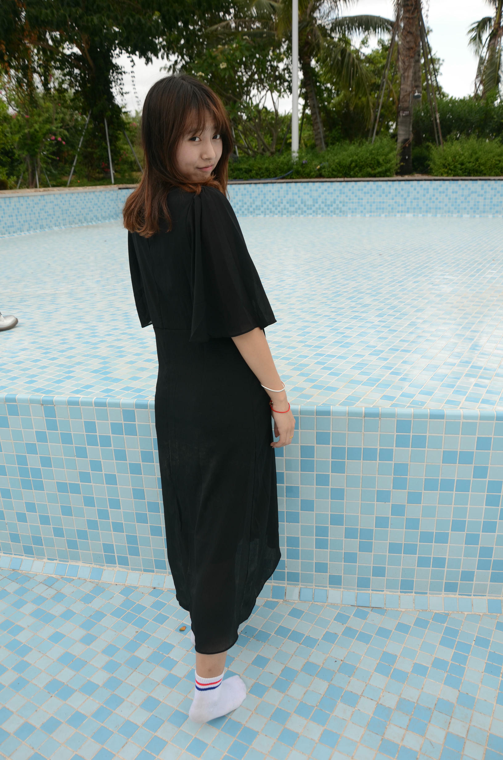 [战前女神] 恋足美腿棉袜女神级摄影套图 140 [127P+138M]_第6集