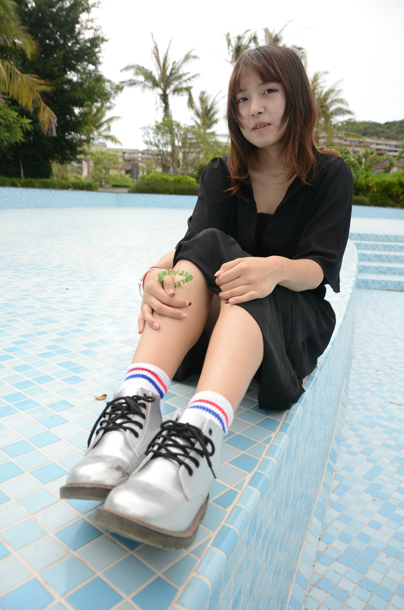 [战前女神] 恋足美腿棉袜女神级摄影套图 140 [127P+138M]_第1集