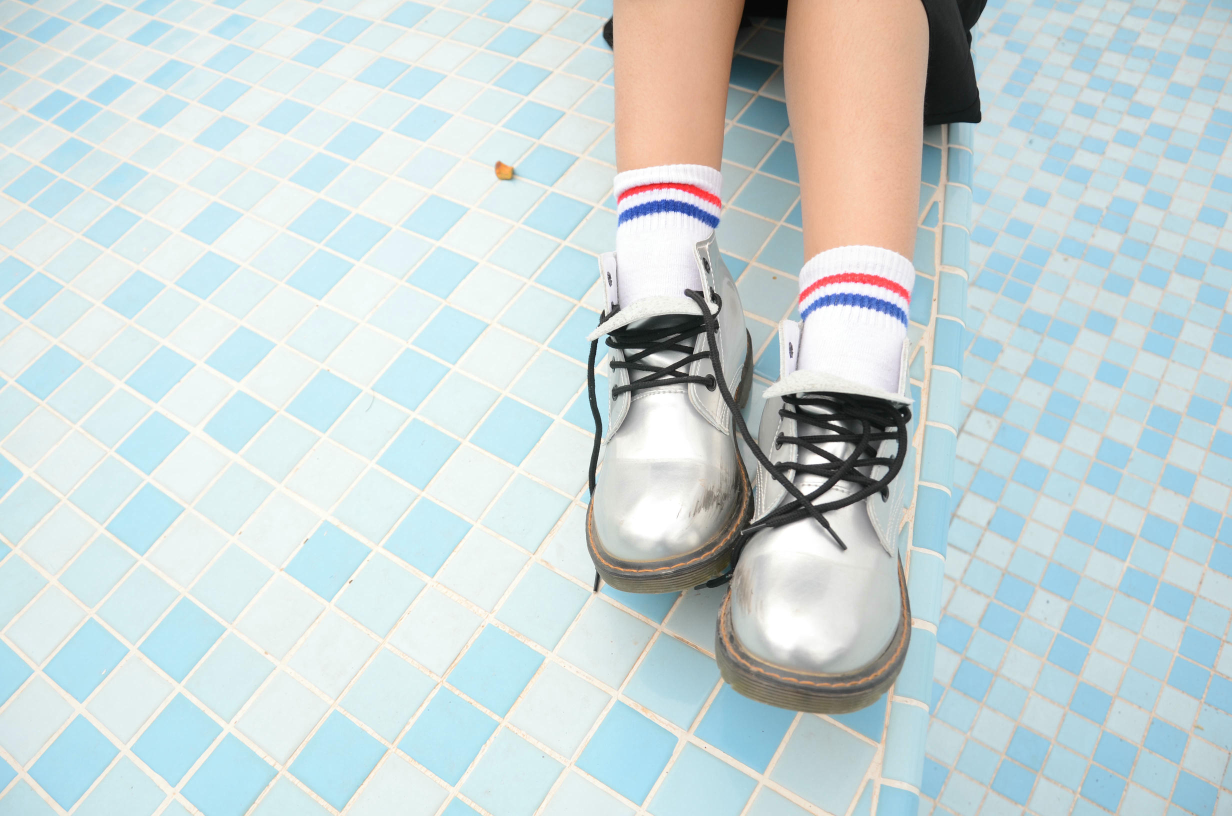 [战前女神] 恋足美腿棉袜女神级摄影套图 140 [127P+138M]_第2集