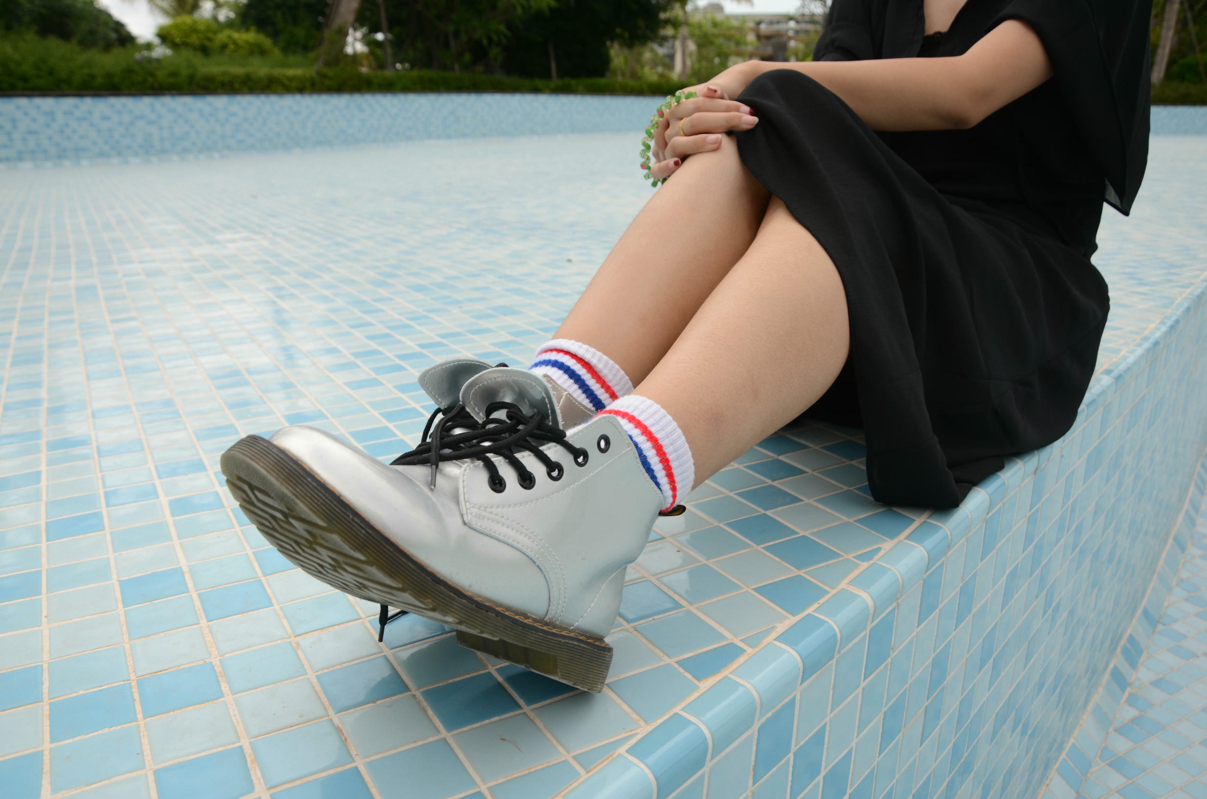 [战前女神] 恋足美腿棉袜女神级摄影套图 140 [127P+138M]_第2集