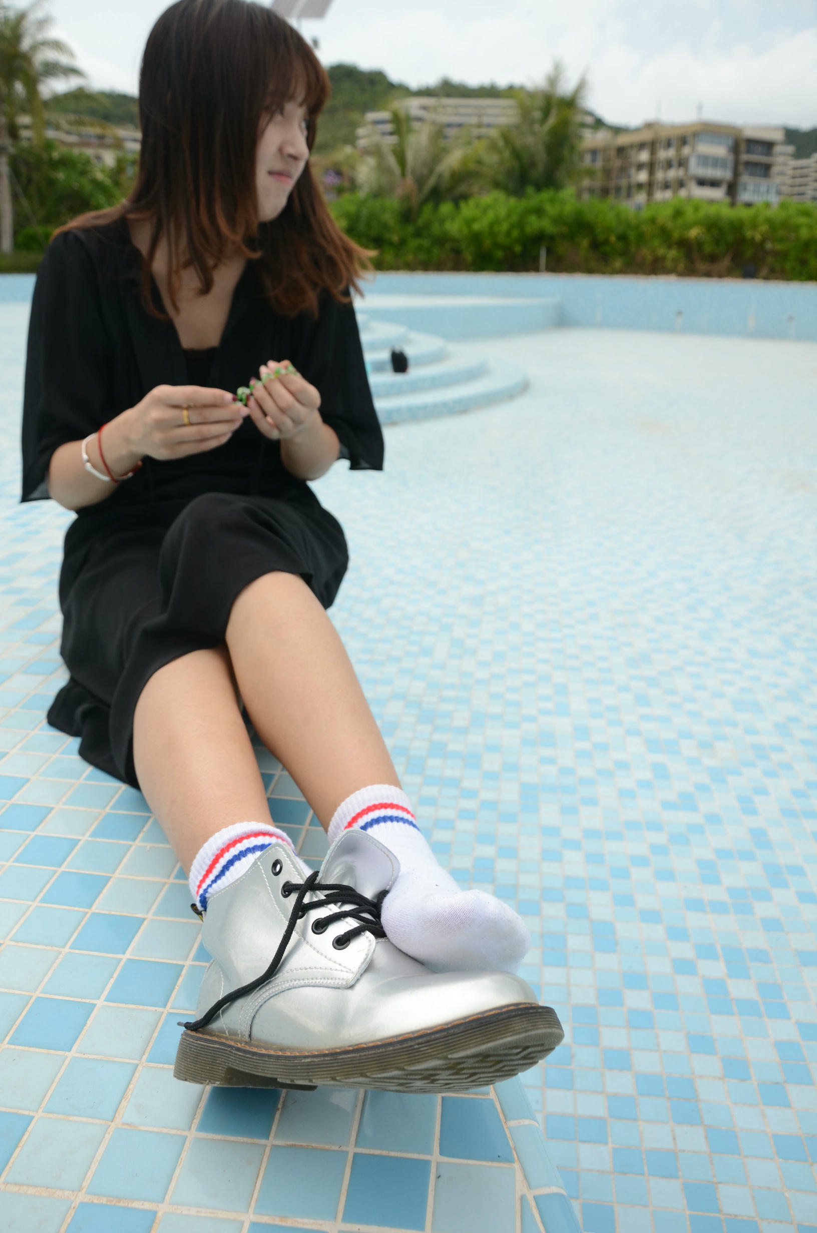 [战前女神] 恋足美腿棉袜女神级摄影套图 140 [127P+138M]_第3集