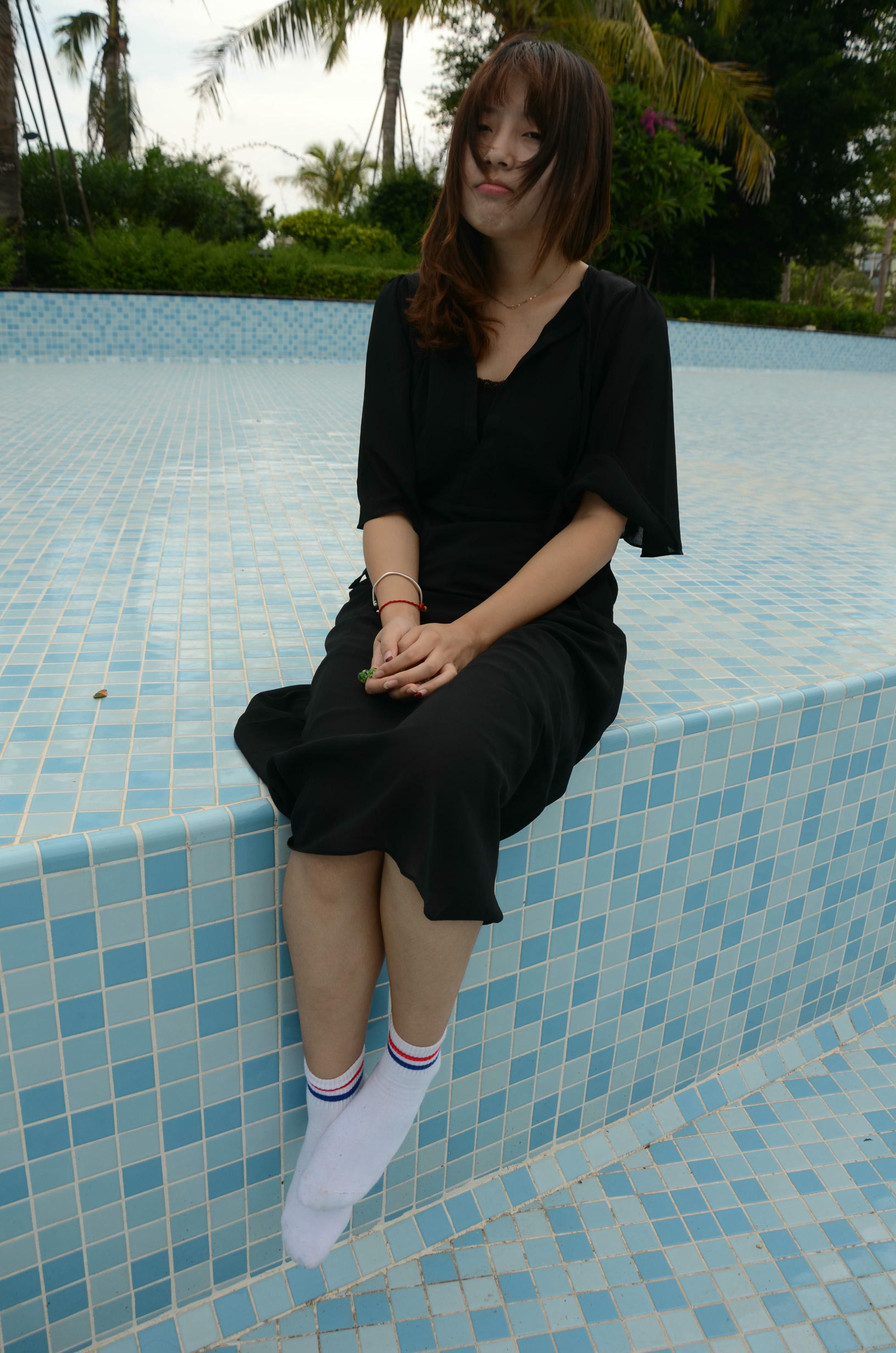 [战前女神] 恋足美腿棉袜女神级摄影套图 140 [127P+138M]_第4集