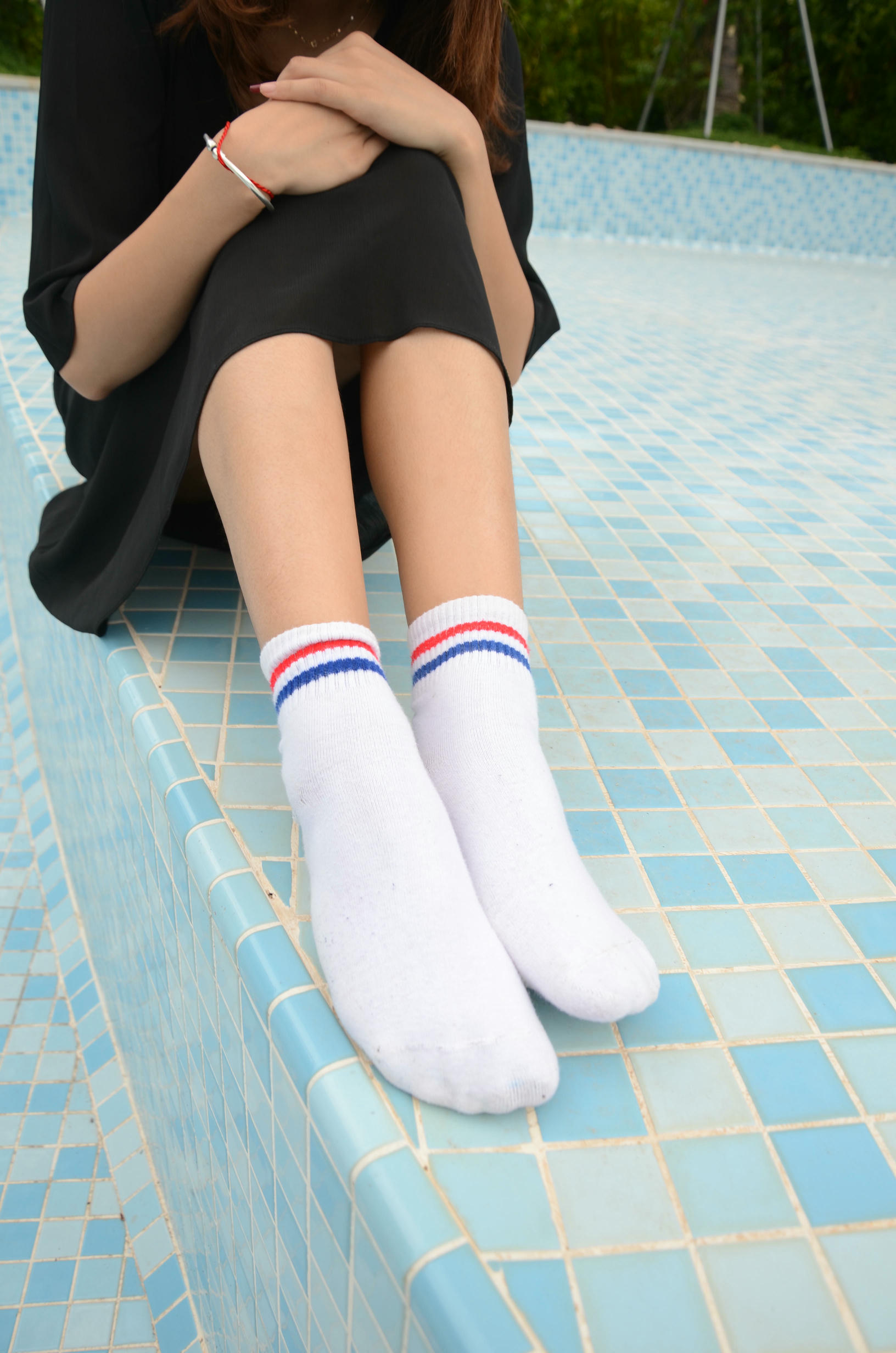 [战前女神] 恋足美腿棉袜女神级摄影套图 140 [127P+138M]_第4集