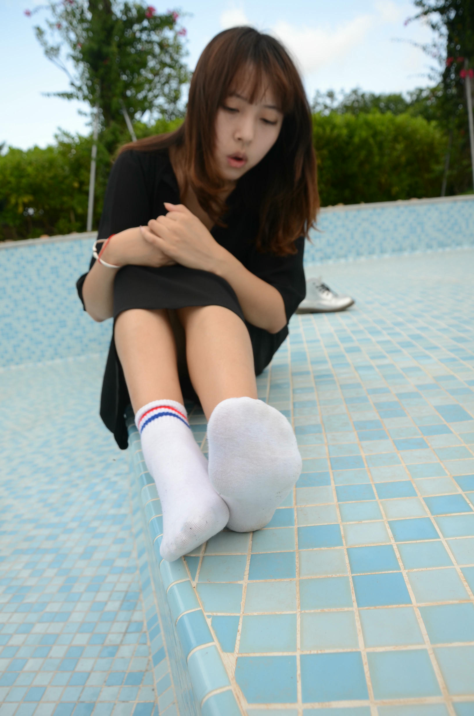 [战前女神] 恋足美腿棉袜女神级摄影套图 140 [127P+138M]_第5集