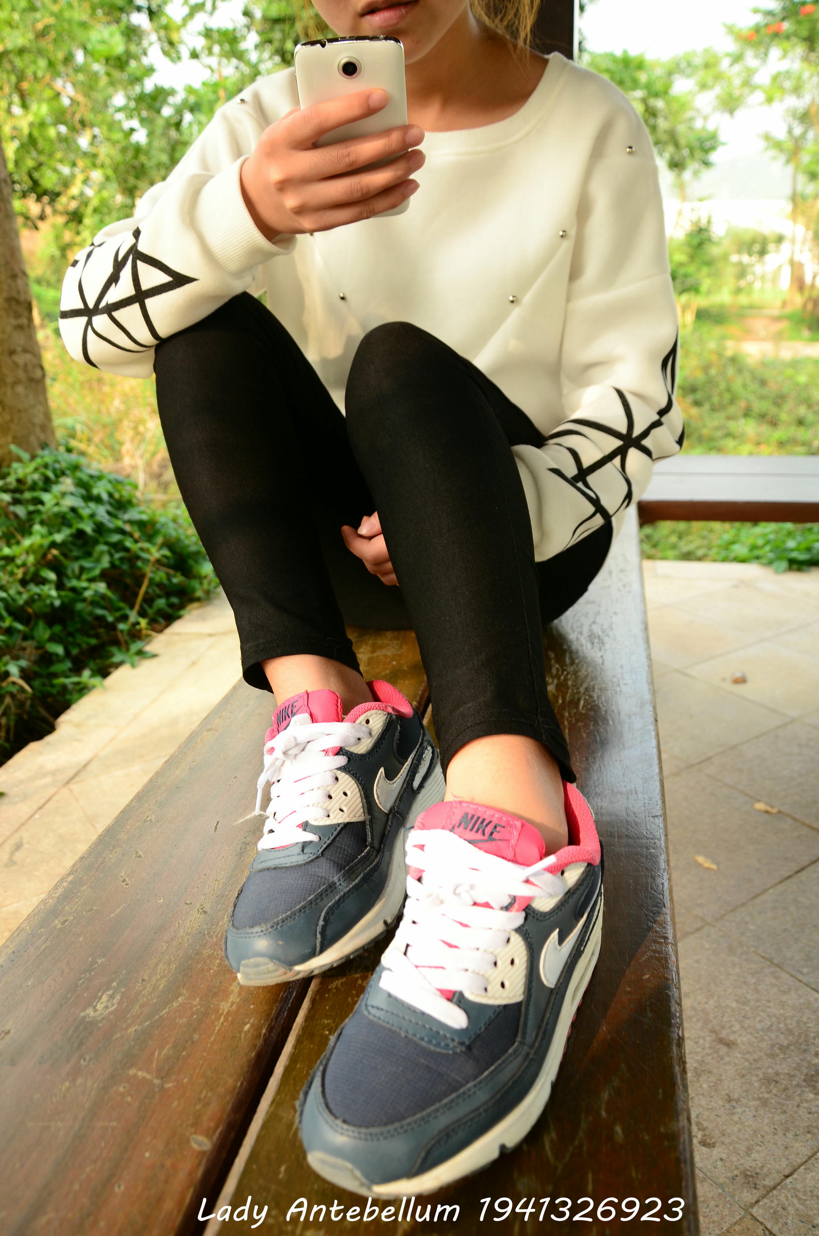 [战前女神] 恋足美腿棉袜女神级摄影套图 014 [80P-125MB]_第1集