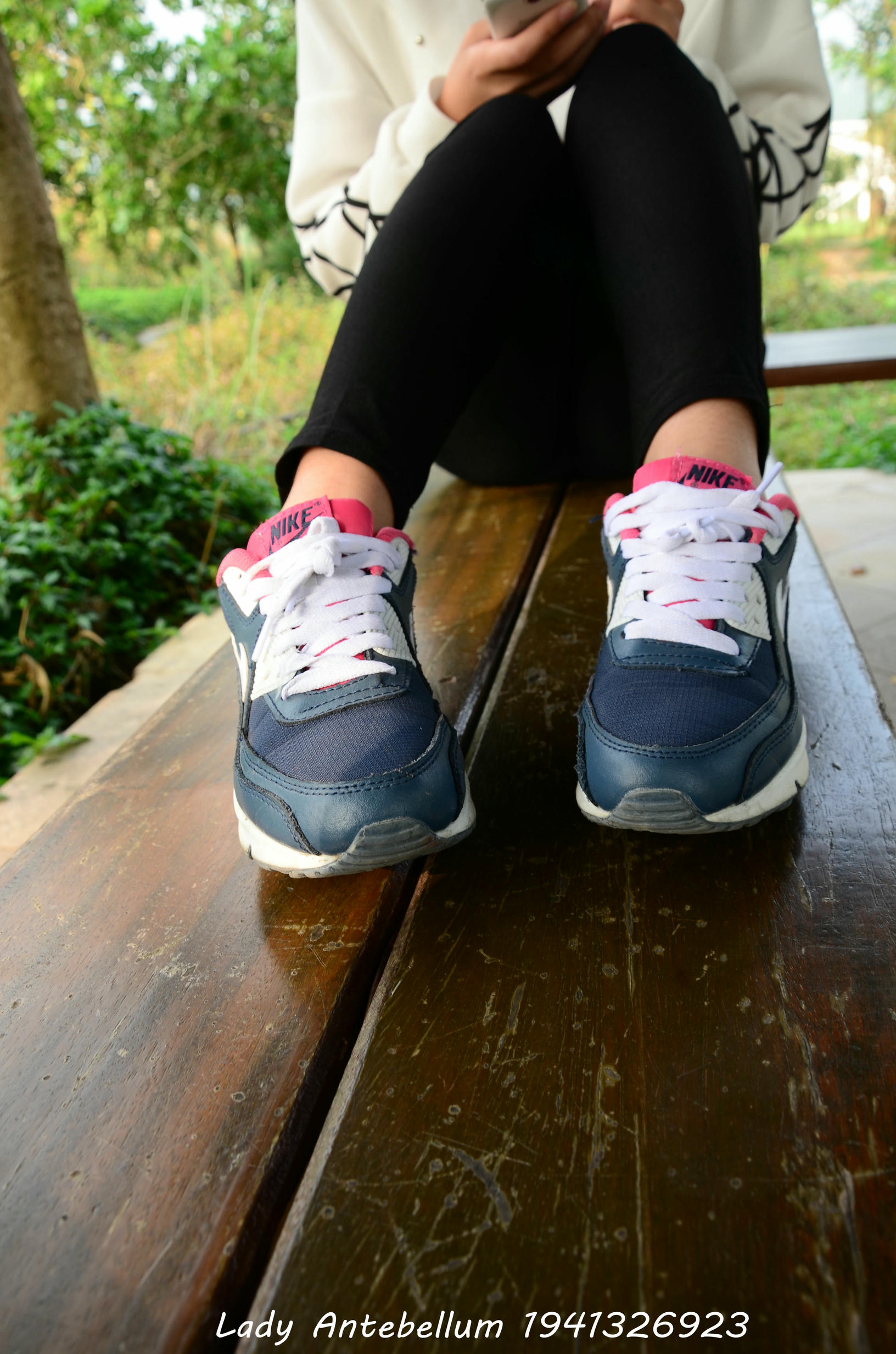 [战前女神] 恋足美腿棉袜女神级摄影套图 014 [80P-125MB]_第1集