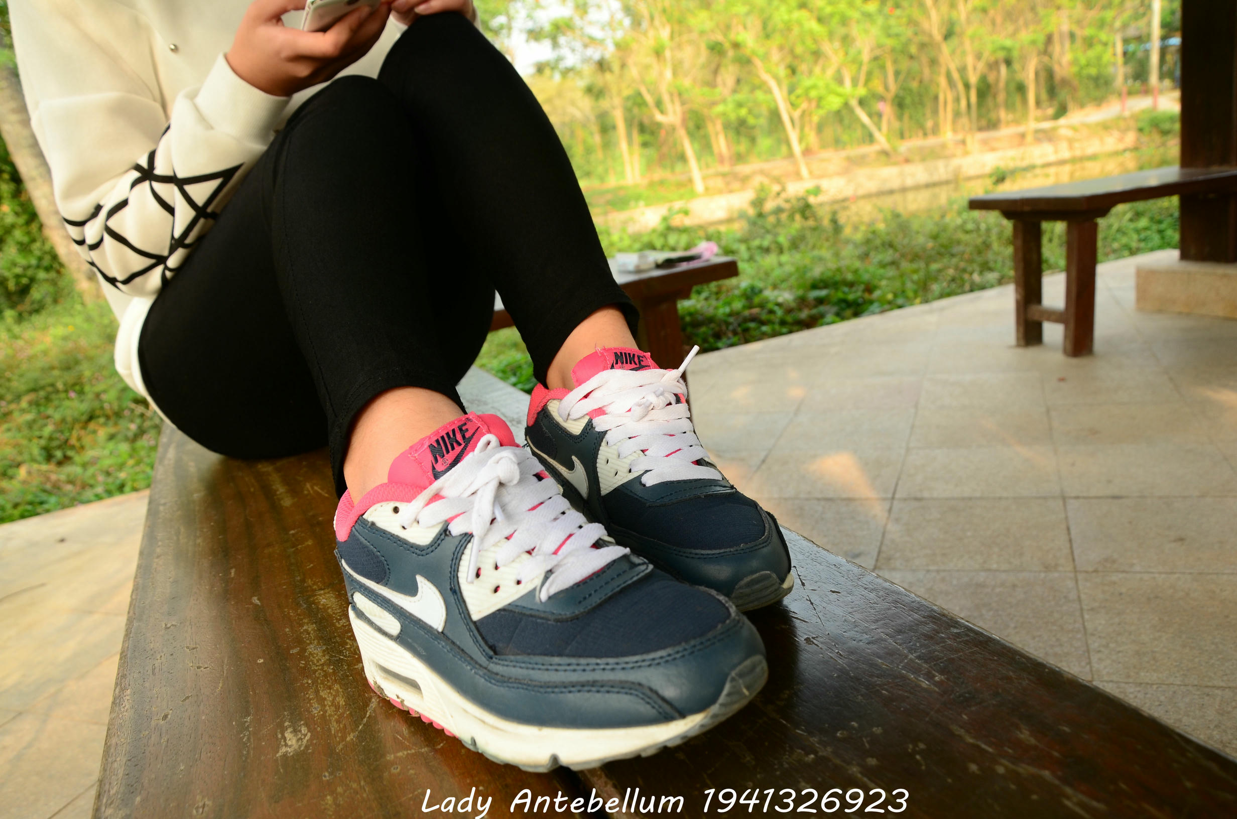 [战前女神] 恋足美腿棉袜女神级摄影套图 014 [80P-125MB]_第1集