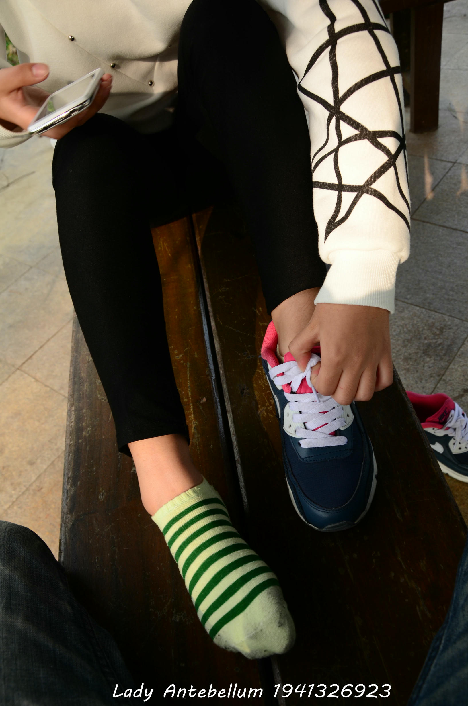 [战前女神] 恋足美腿棉袜女神级摄影套图 014 [80P-125MB]_第2集