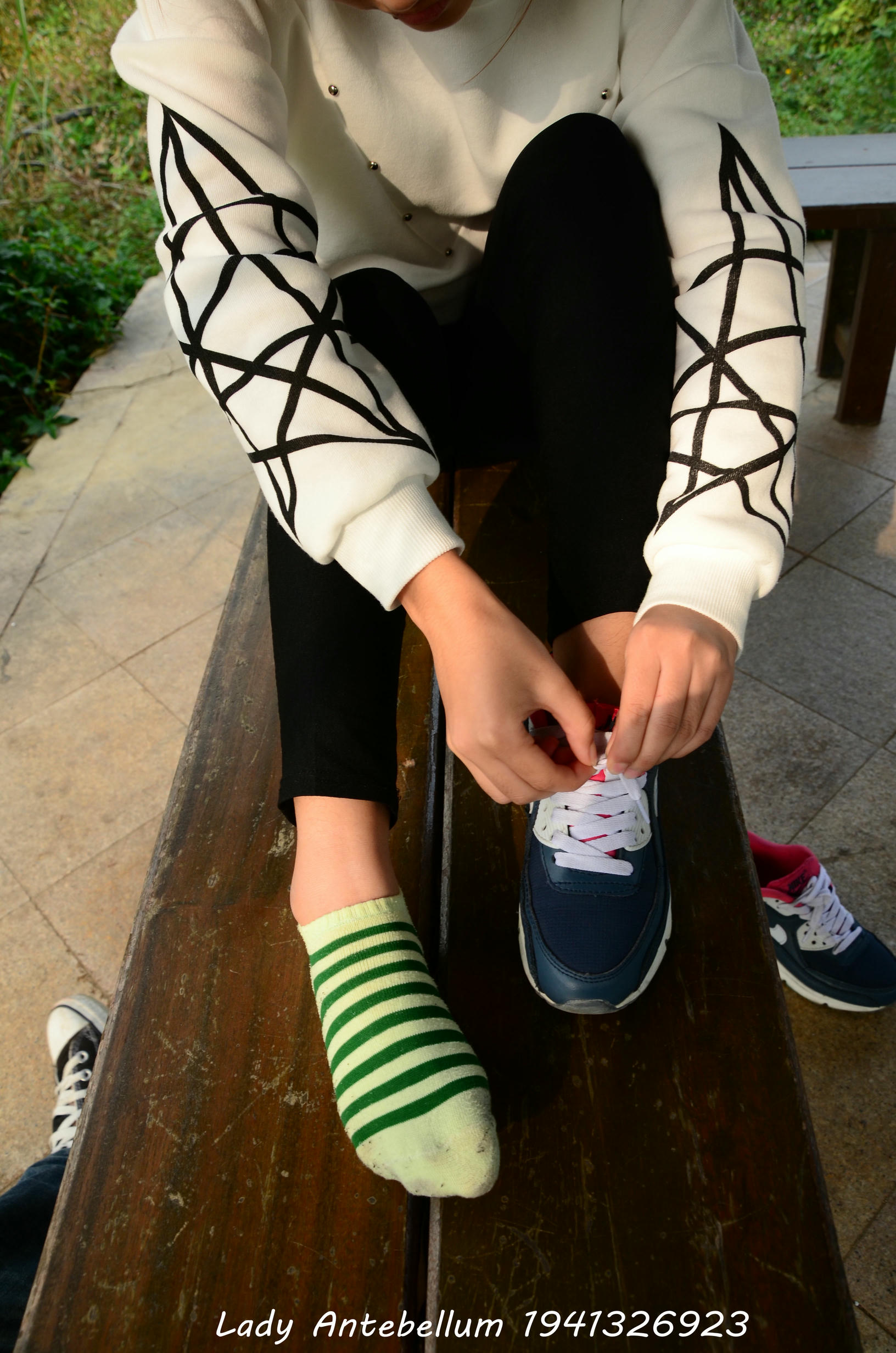 [战前女神] 恋足美腿棉袜女神级摄影套图 014 [80P-125MB]_第2集