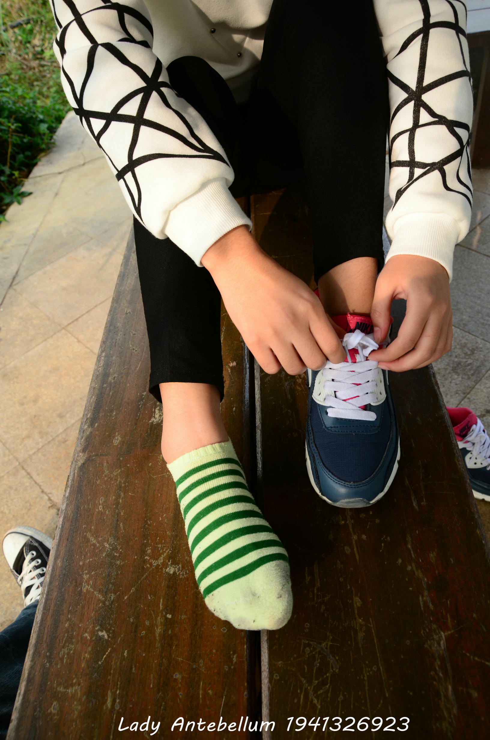 [战前女神] 恋足美腿棉袜女神级摄影套图 014 [80P-125MB]_第2集