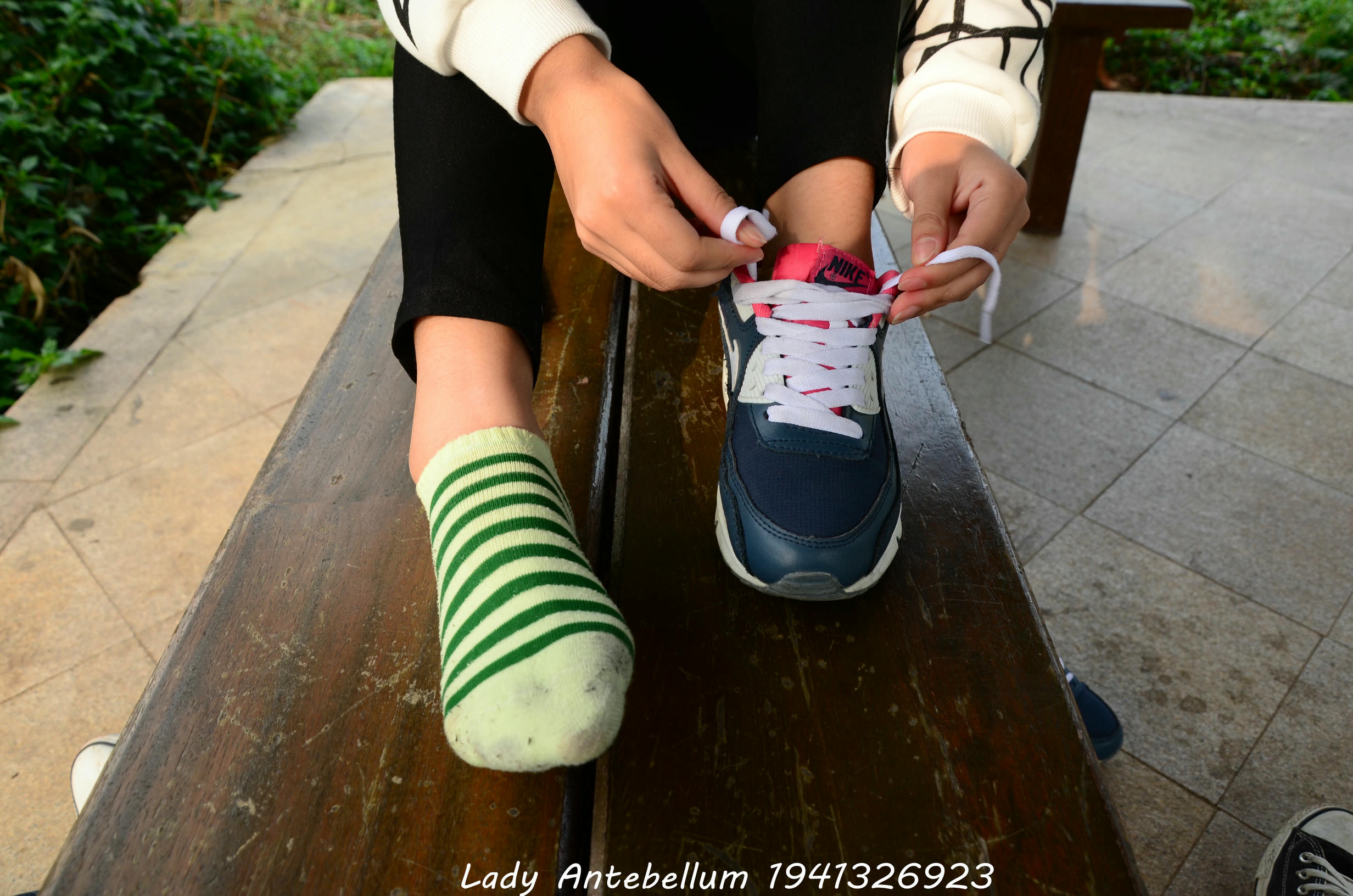 [战前女神] 恋足美腿棉袜女神级摄影套图 014 [80P-125MB]_第2集