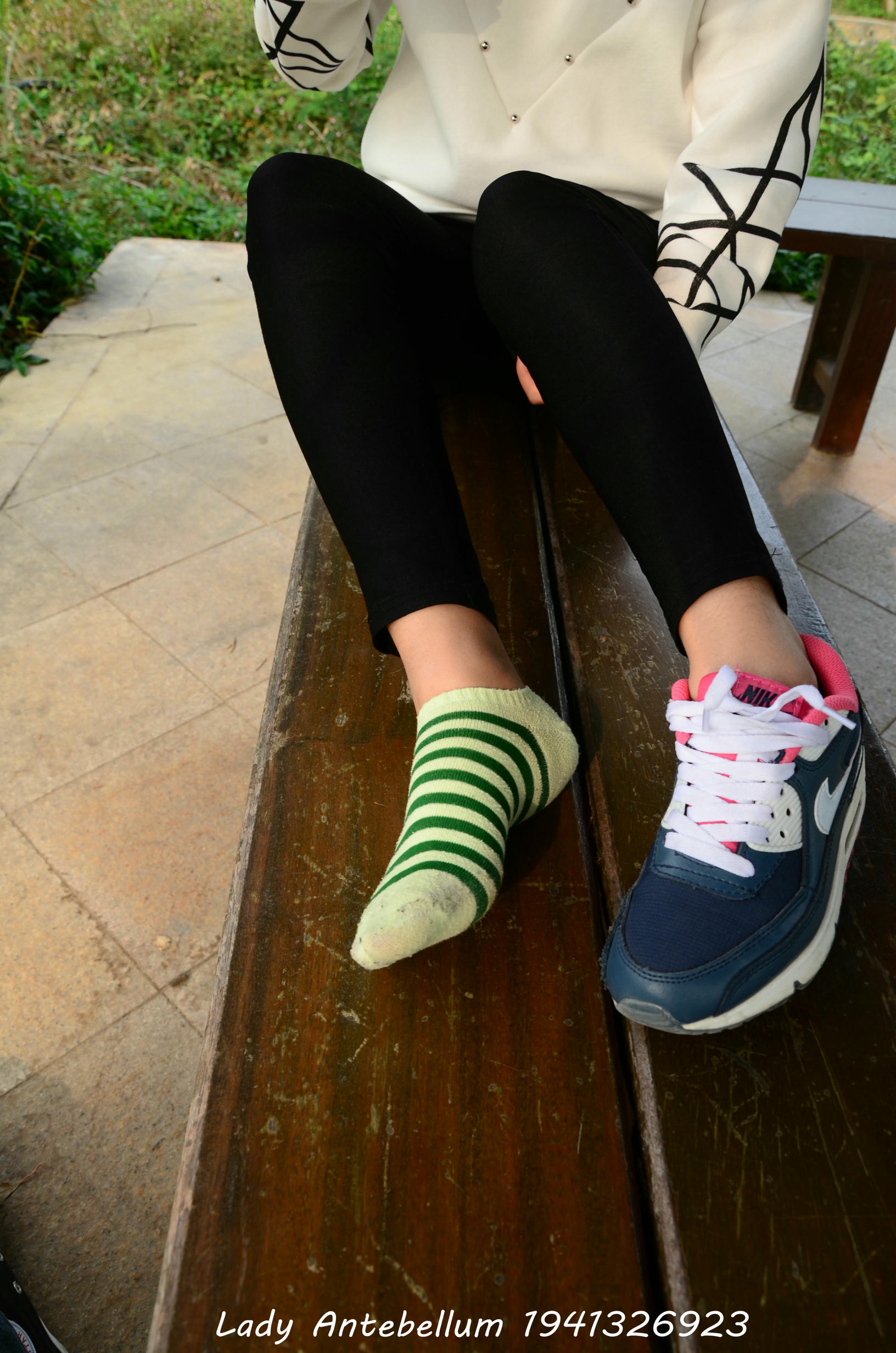 [战前女神] 恋足美腿棉袜女神级摄影套图 014 [80P-125MB]_第3集