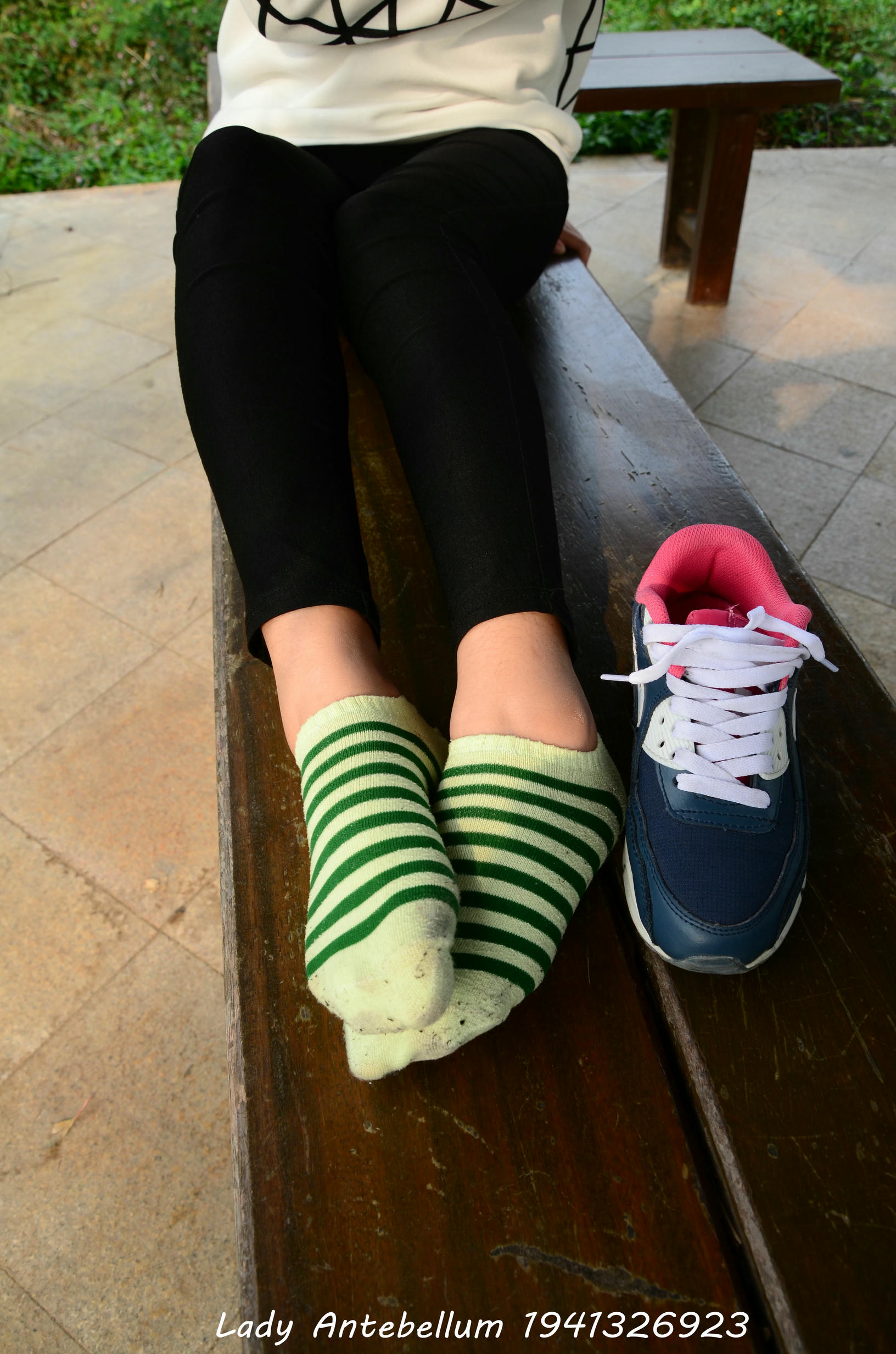 [战前女神] 恋足美腿棉袜女神级摄影套图 014 [80P-125MB]_第4集