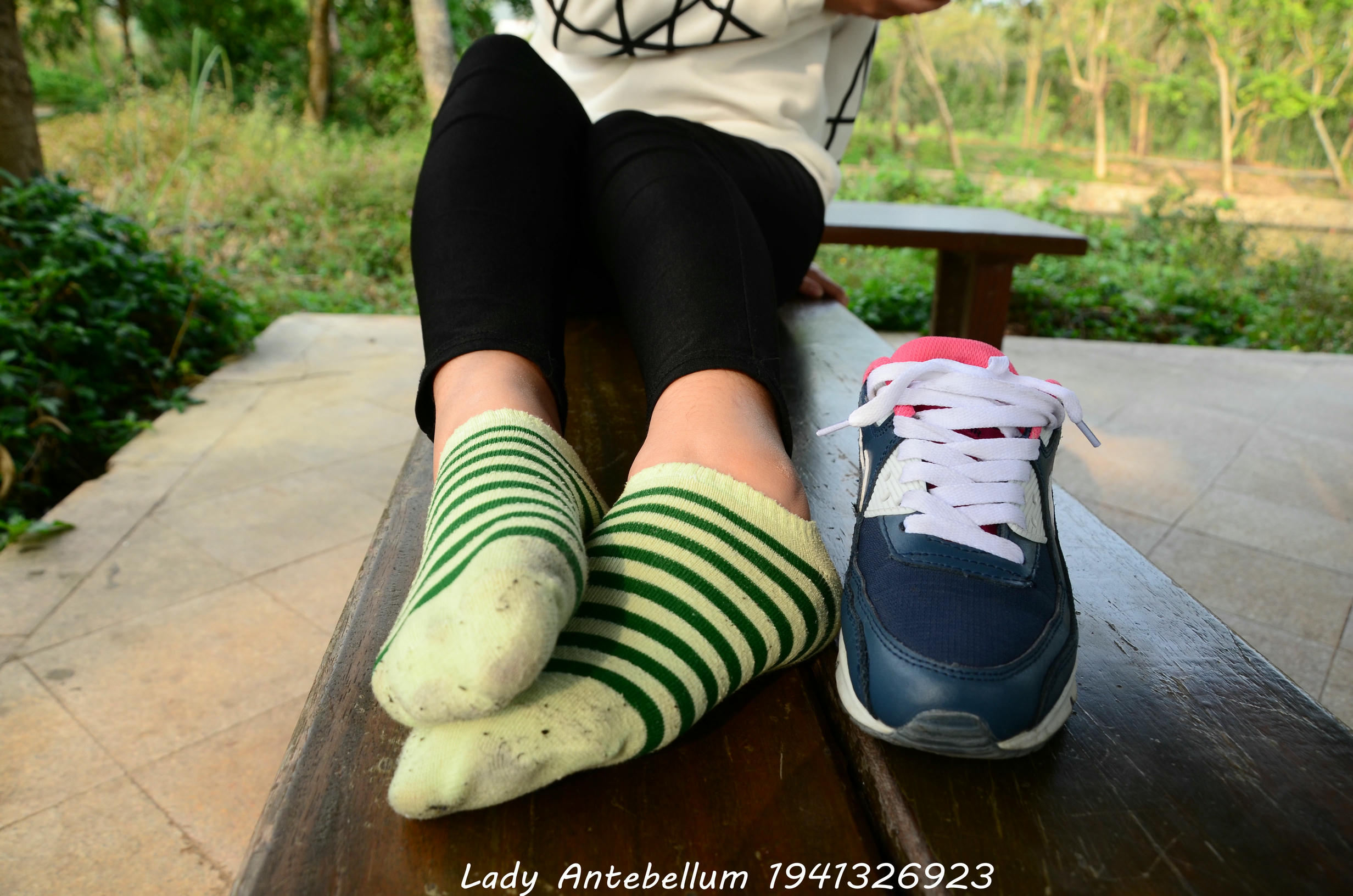 [战前女神] 恋足美腿棉袜女神级摄影套图 014 [80P-125MB]_第4集