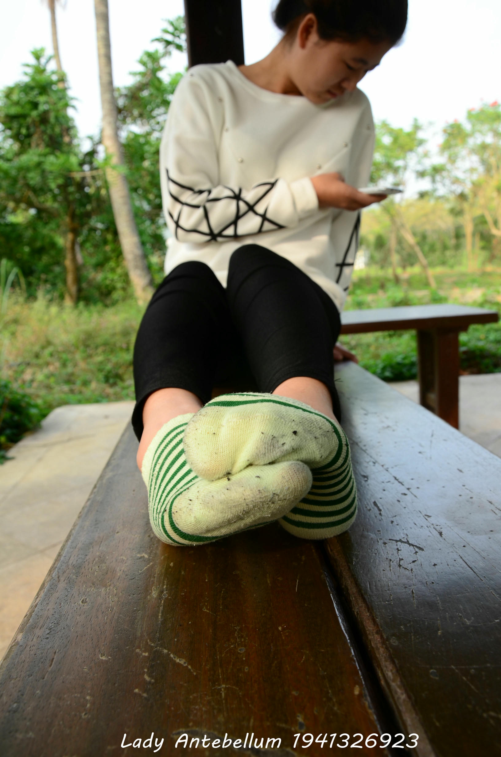 [战前女神] 恋足美腿棉袜女神级摄影套图 014 [80P-125MB]_第4集