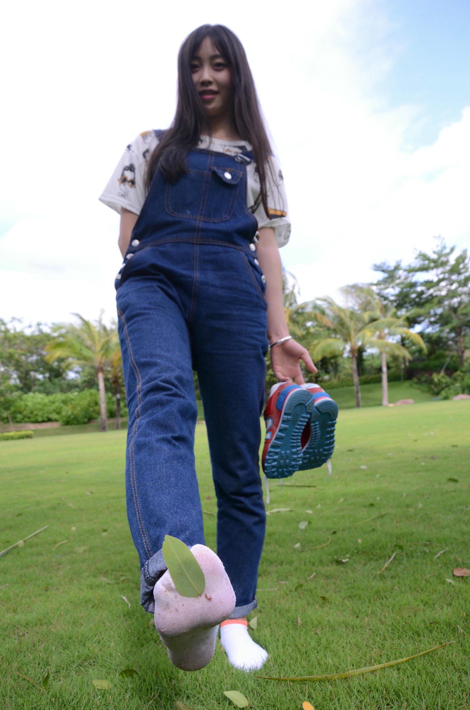 [战前女神] 恋足美腿棉袜女神级摄影套图 142 [272P+767M]_第7集