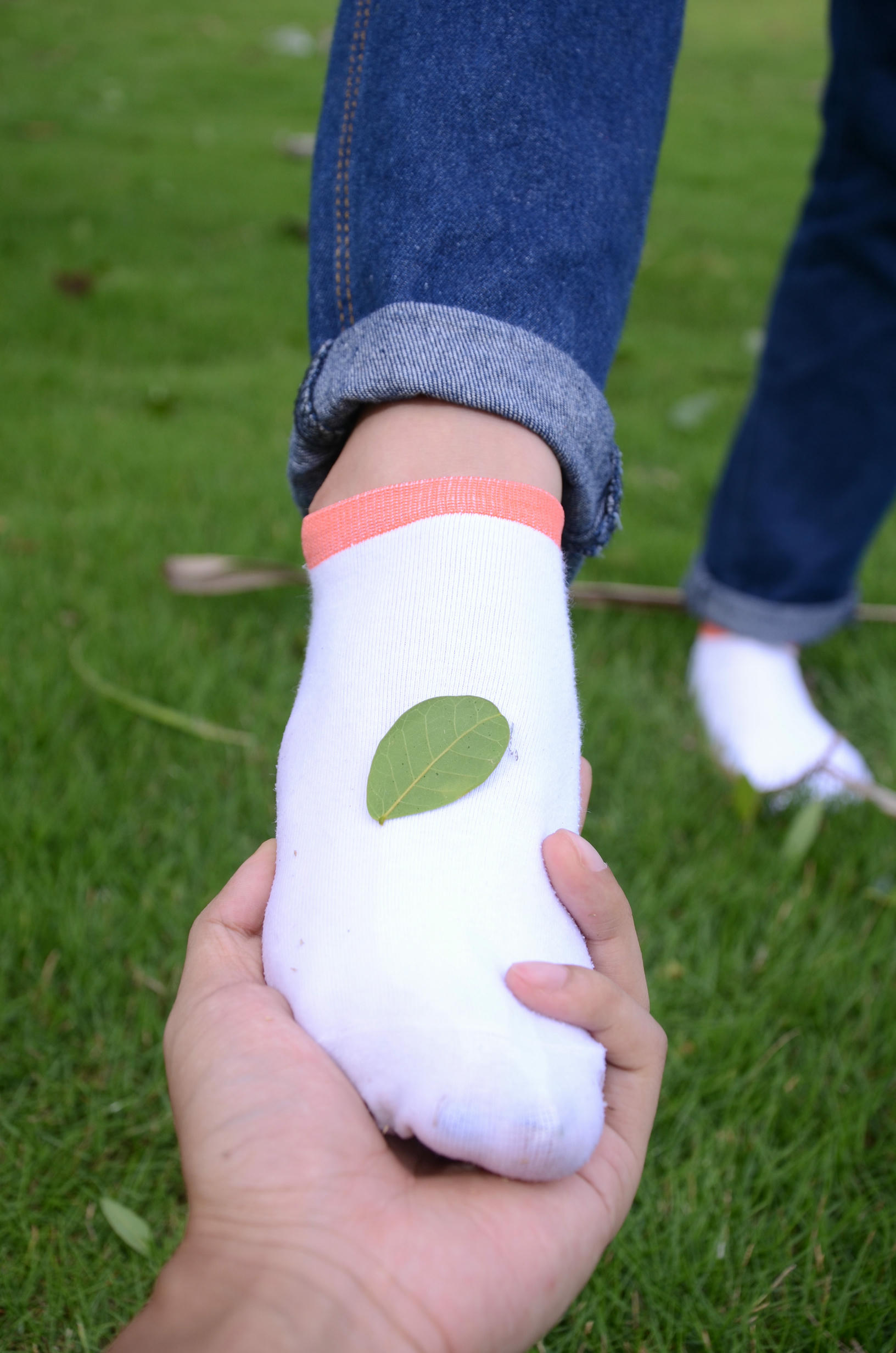 [战前女神] 恋足美腿棉袜女神级摄影套图 142 [272P+767M]_第8集