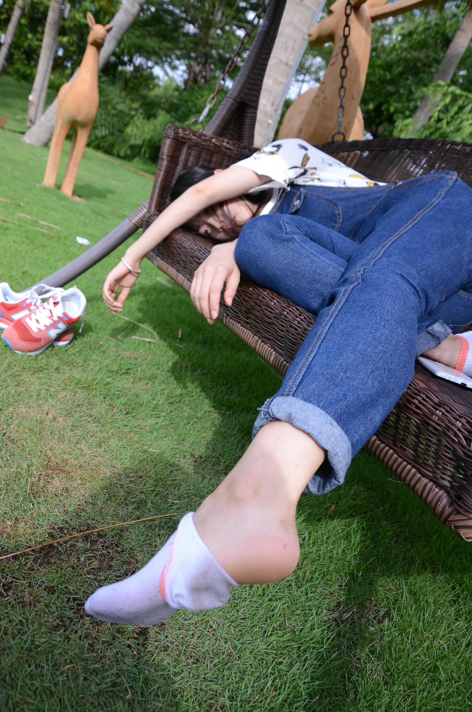 [战前女神] 恋足美腿棉袜女神级摄影套图 142 [272P+767M]_第12集