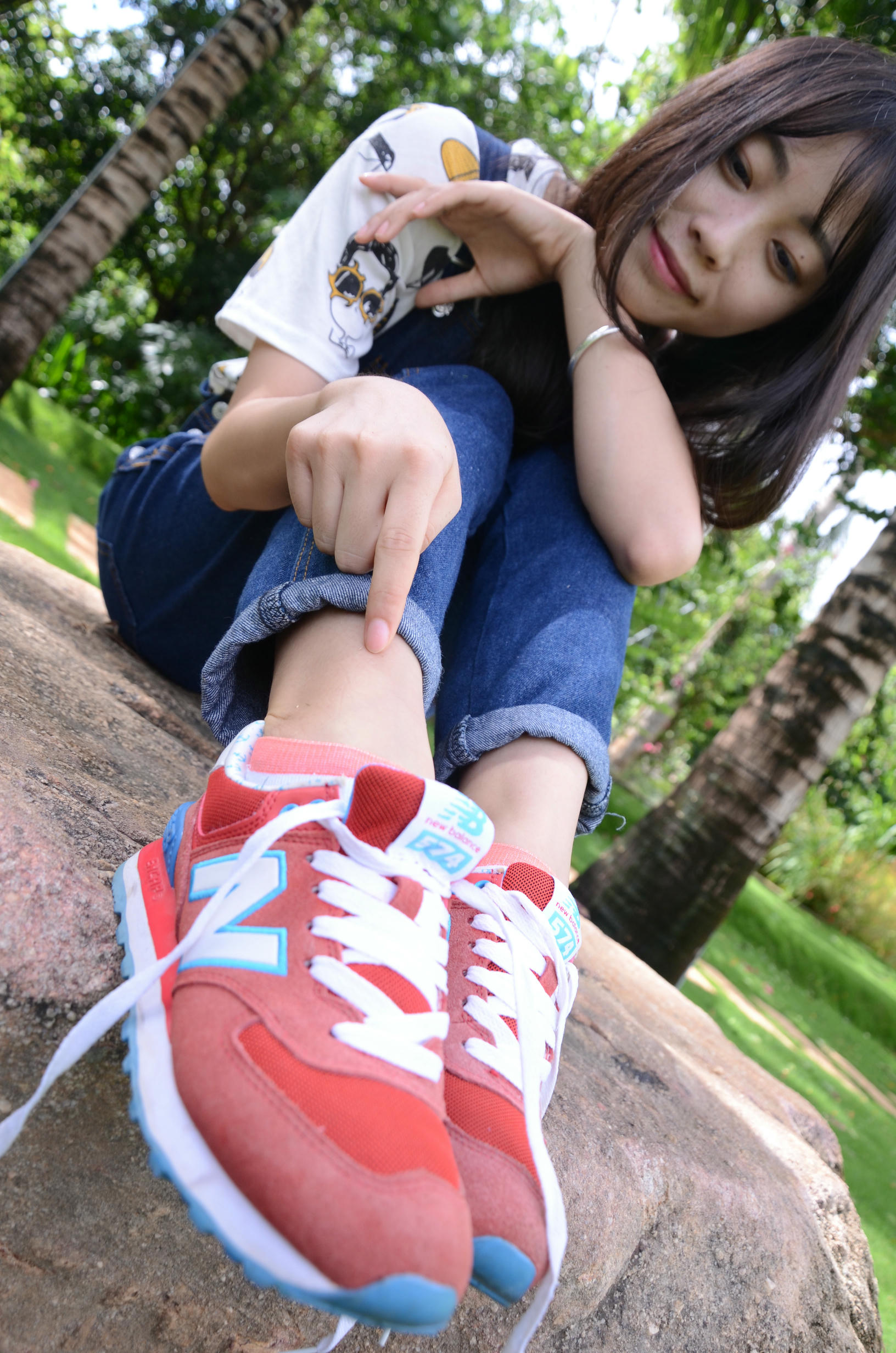 [战前女神] 恋足美腿棉袜女神级摄影套图 142 [272P+767M]_第2集