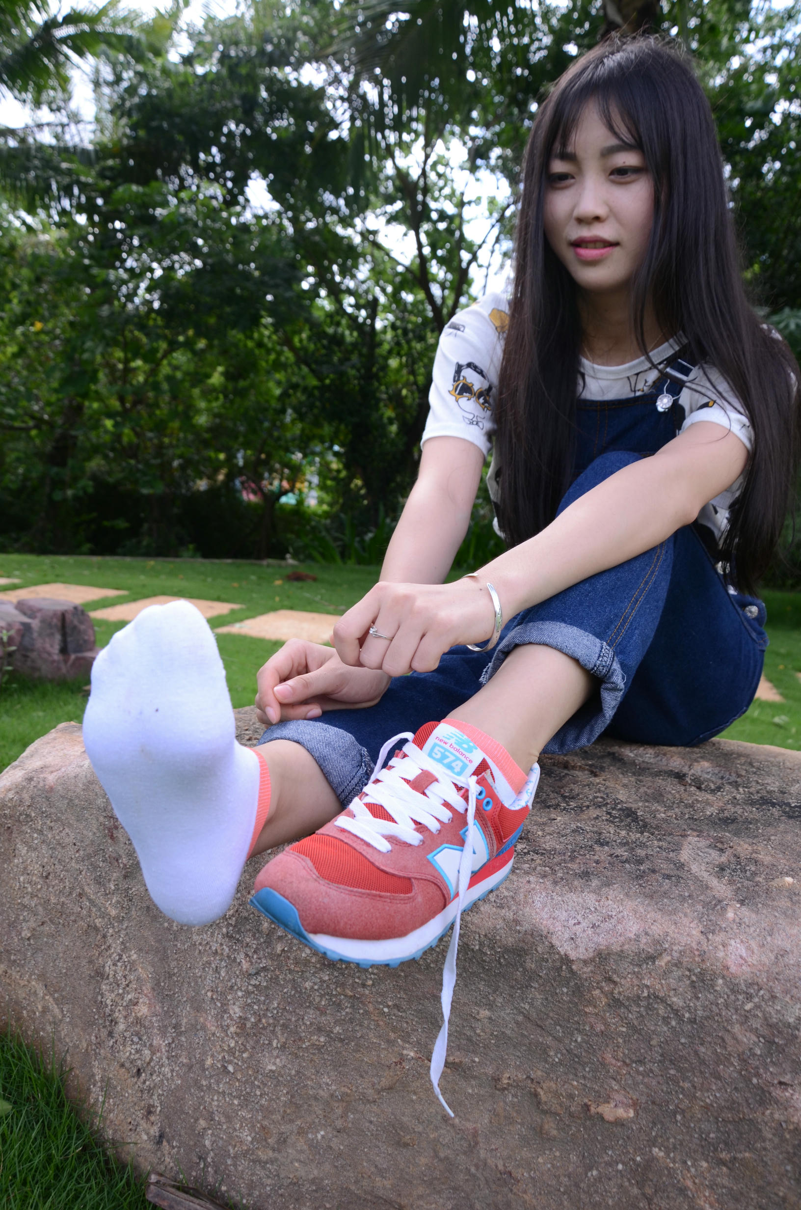 [战前女神] 恋足美腿棉袜女神级摄影套图 142 [272P+767M]_第4集