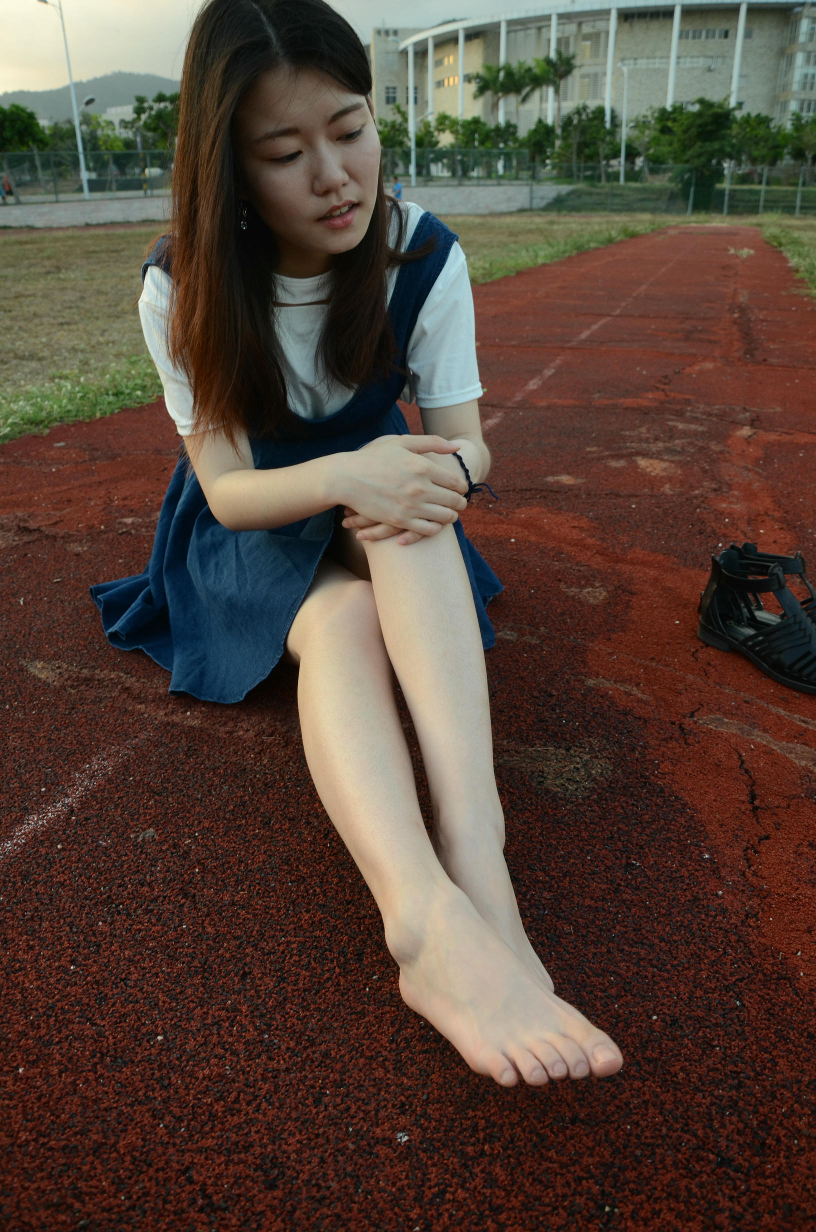 [战前女神] 恋足美腿棉袜女神级摄影套图 2015.05.05特辑 [114P+274M]_第2集