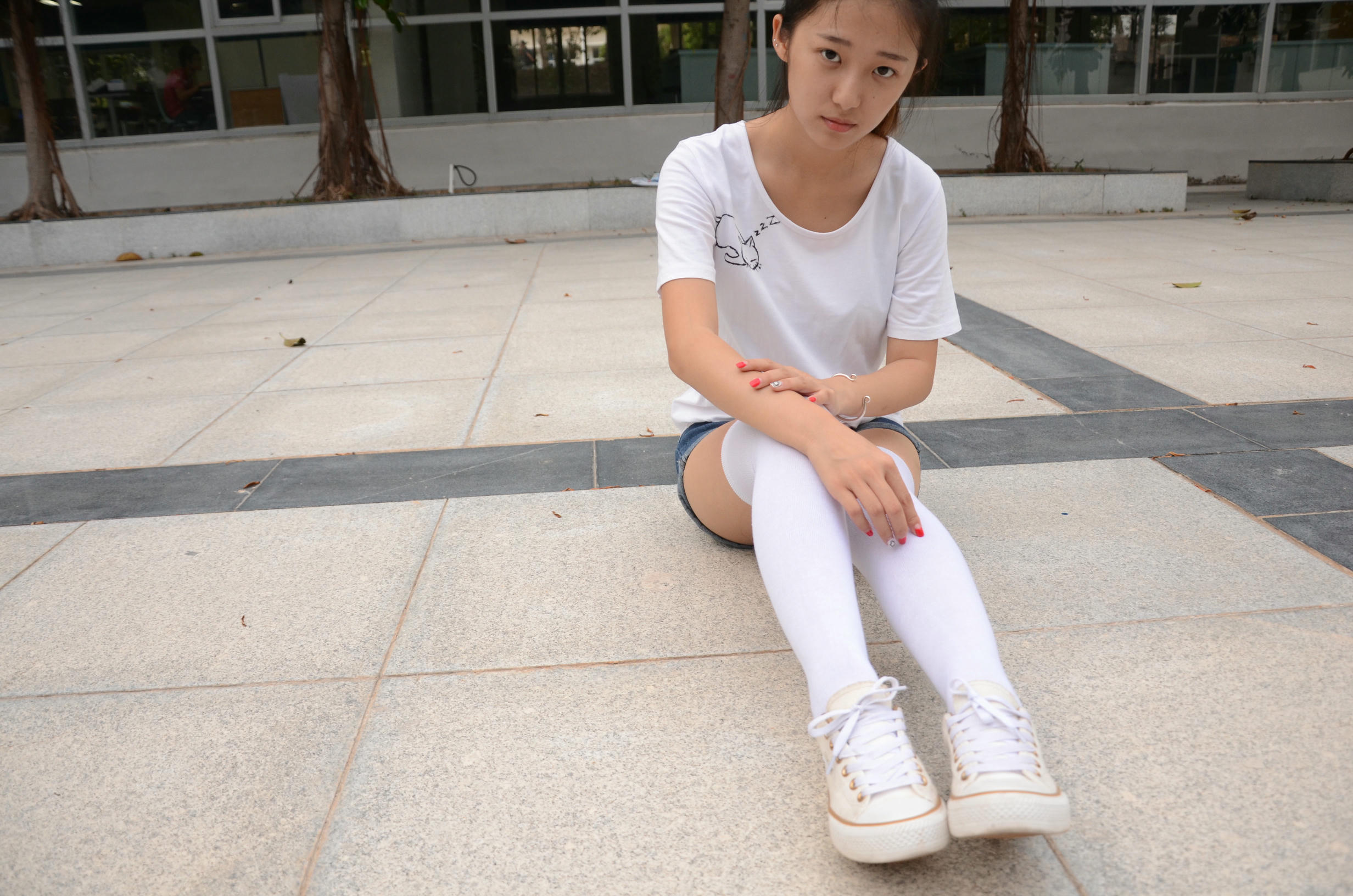 [战前女神] 恋足美腿棉袜女神级摄影套图 2015.05.08特辑 [121P+187M]_第1集