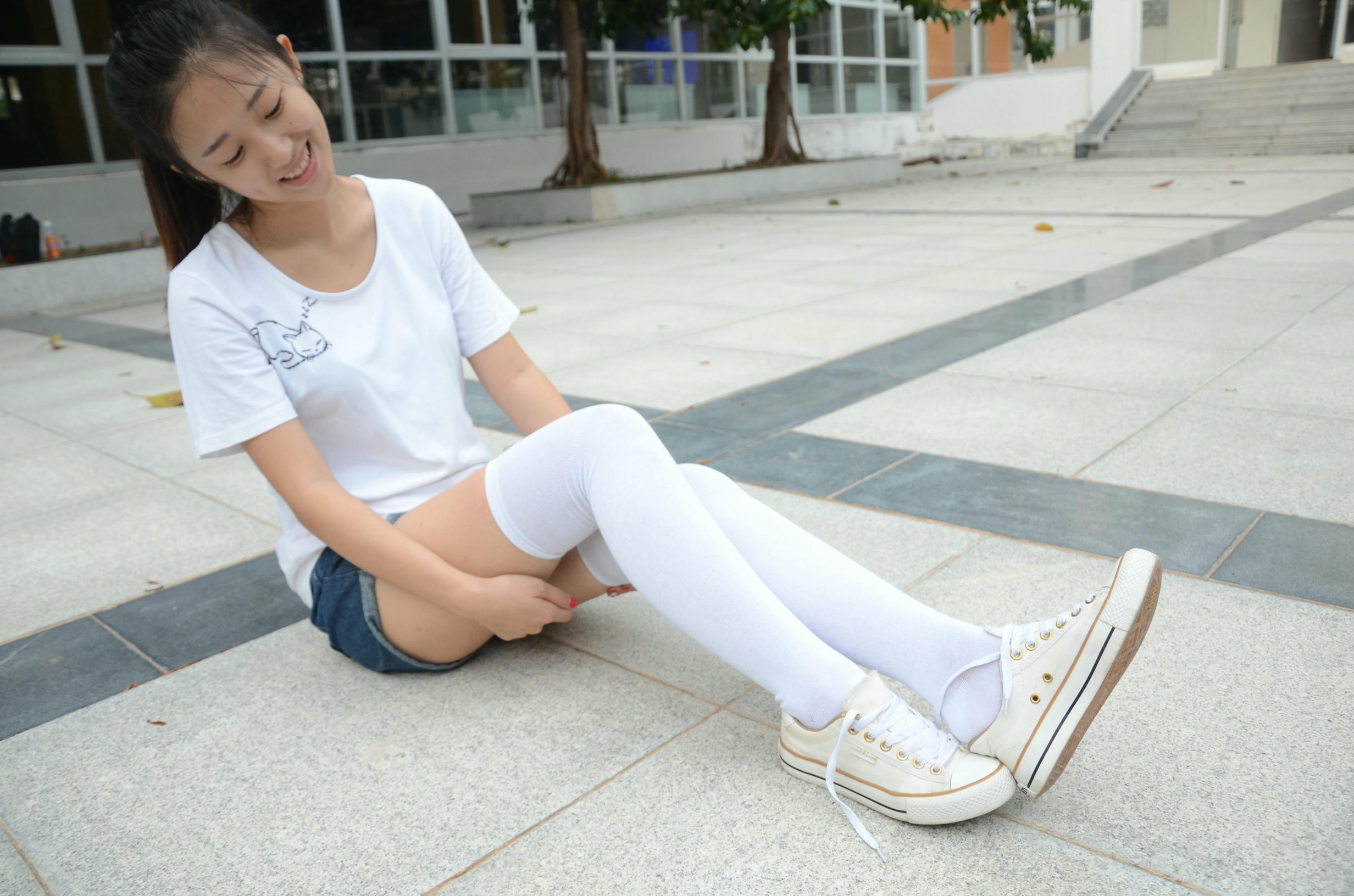 [战前女神] 恋足美腿棉袜女神级摄影套图 2015.05.08特辑 [121P+187M]_第2集