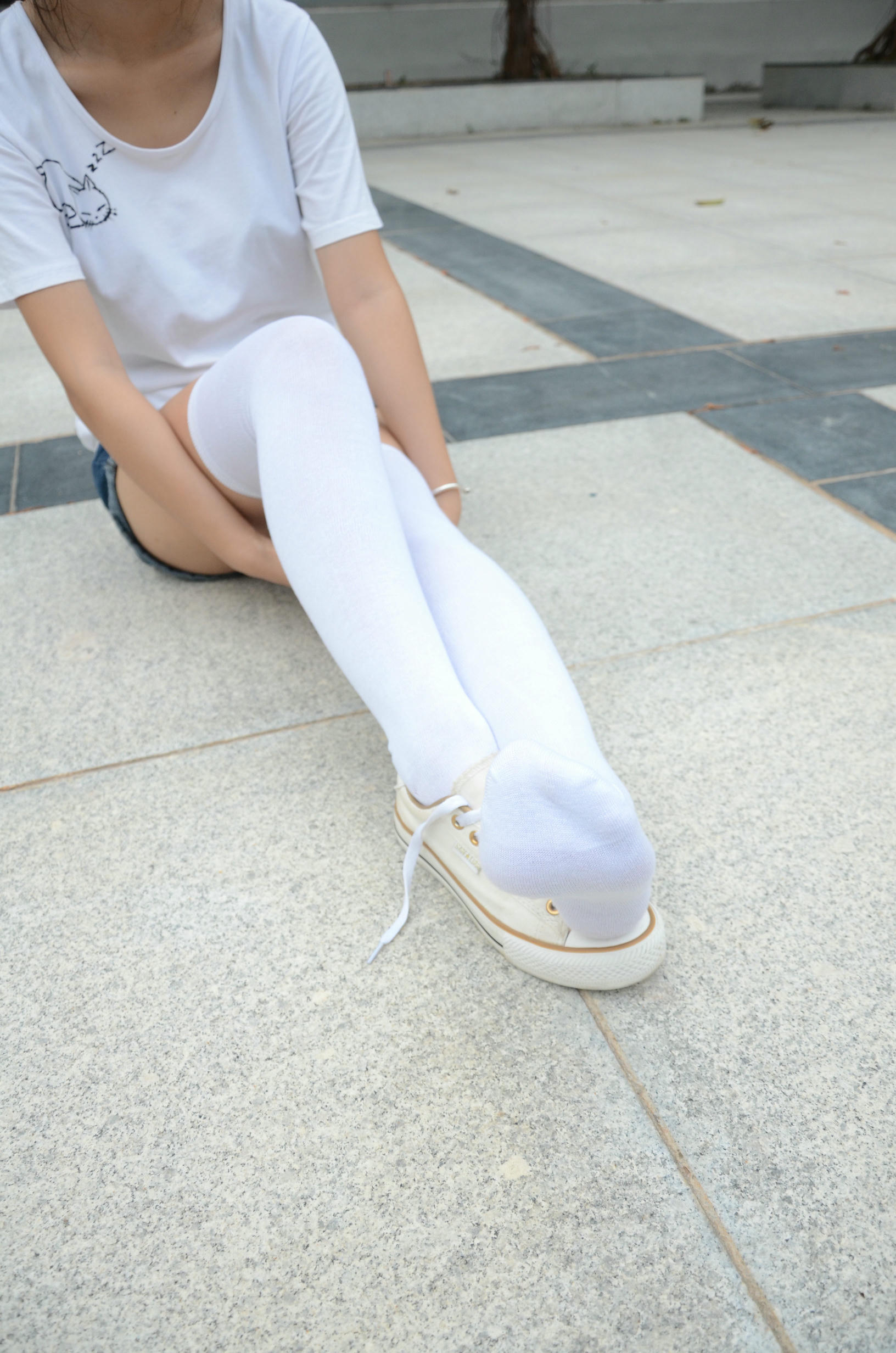 [战前女神] 恋足美腿棉袜女神级摄影套图 2015.05.08特辑 [121P+187M]_第2集