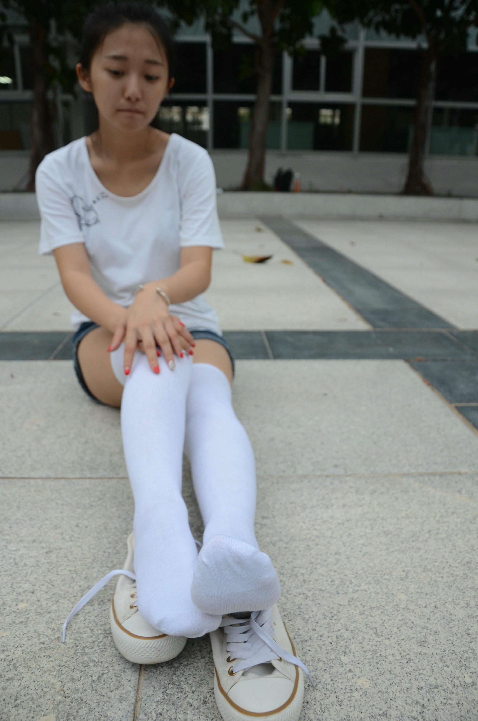 [战前女神] 恋足美腿棉袜女神级摄影套图 2015.05.08特辑 [121P+187M]_第3集