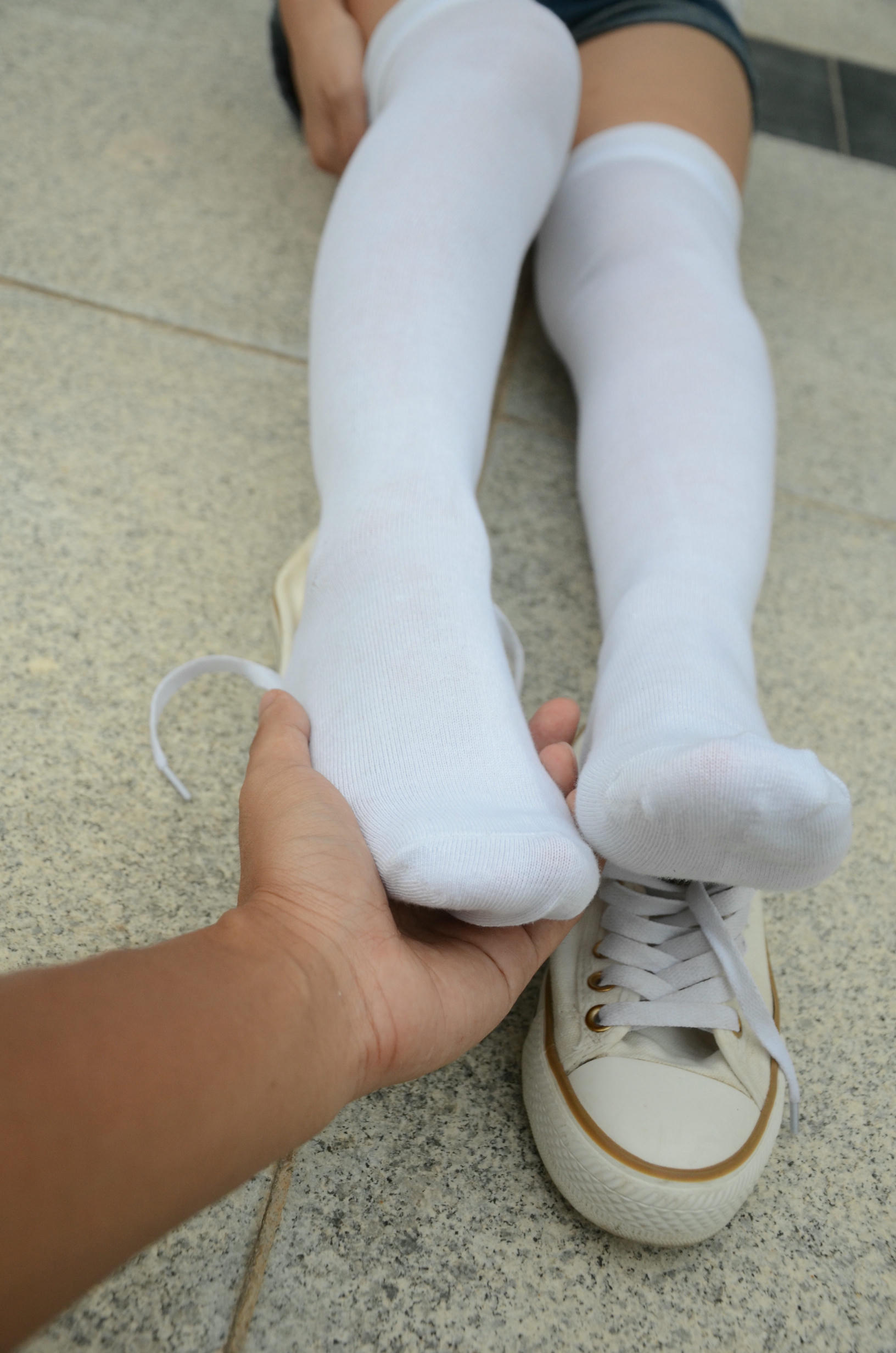 [战前女神] 恋足美腿棉袜女神级摄影套图 2015.05.08特辑 [121P+187M]_第3集