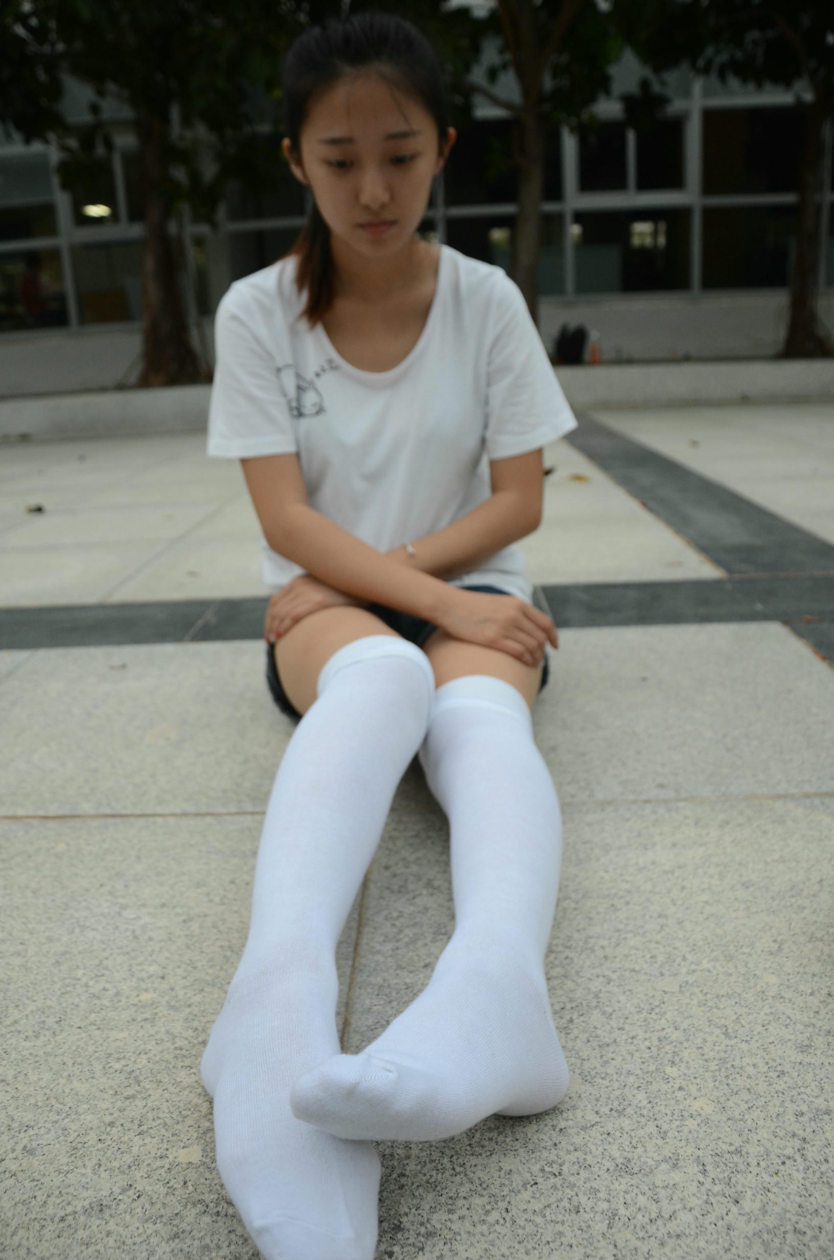 [战前女神] 恋足美腿棉袜女神级摄影套图 2015.05.08特辑 [121P+187M]_第4集