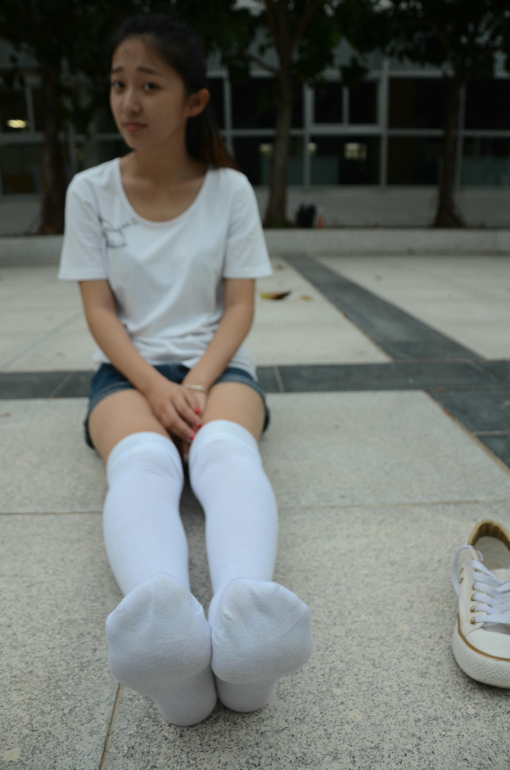 [战前女神] 恋足美腿棉袜女神级摄影套图 2015.05.08特辑 [121P+187M]_第4集