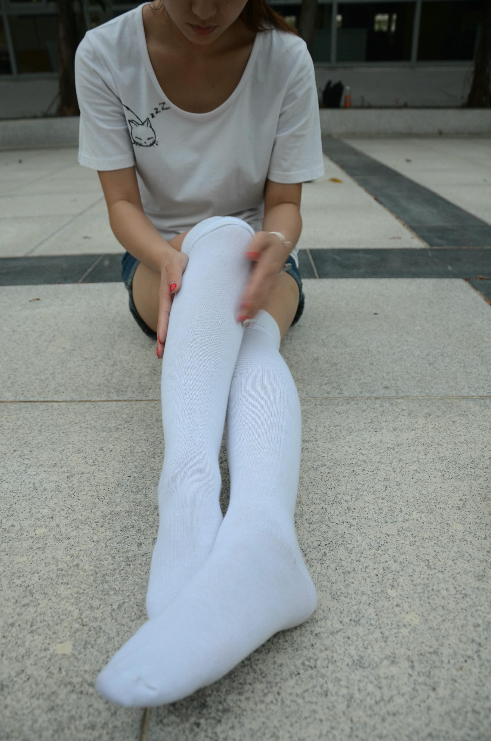 [战前女神] 恋足美腿棉袜女神级摄影套图 2015.05.08特辑 [121P+187M]_第4集