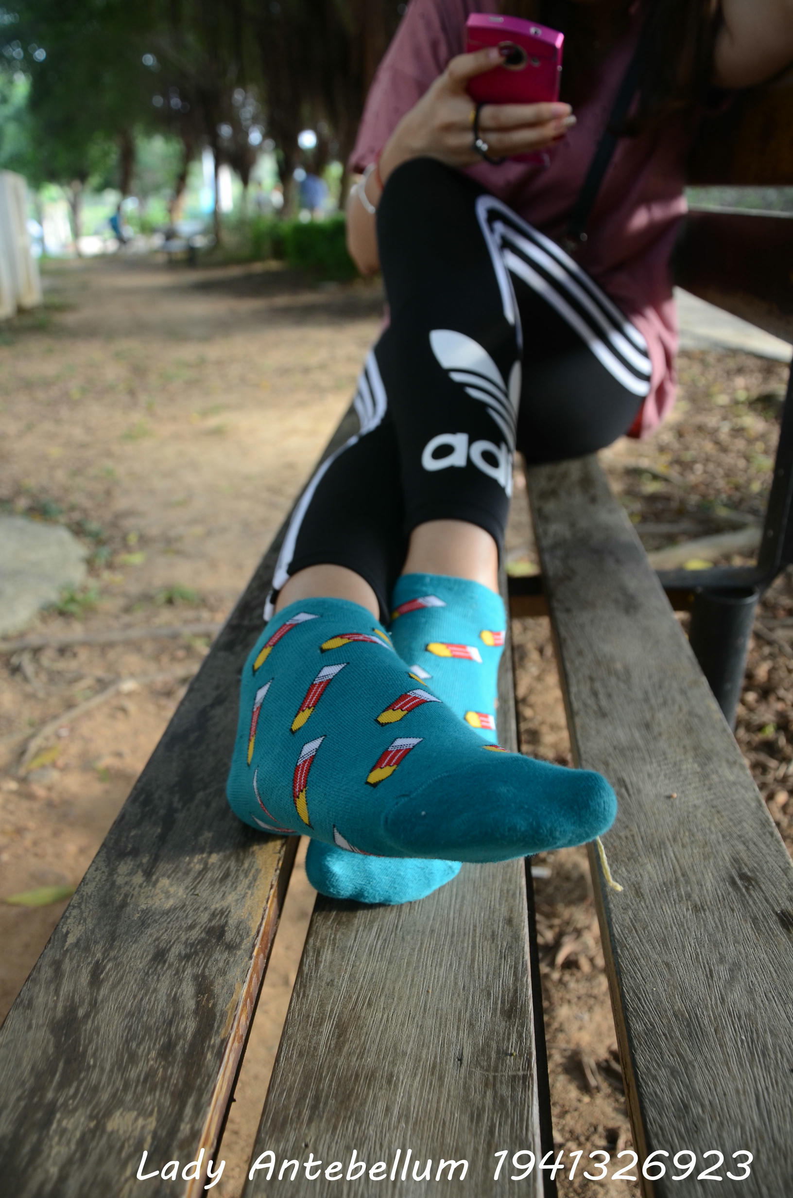 [战前女神] 恋足美腿棉袜女神级摄影套图 2015.06.01特辑 [134P+273M]_第6集