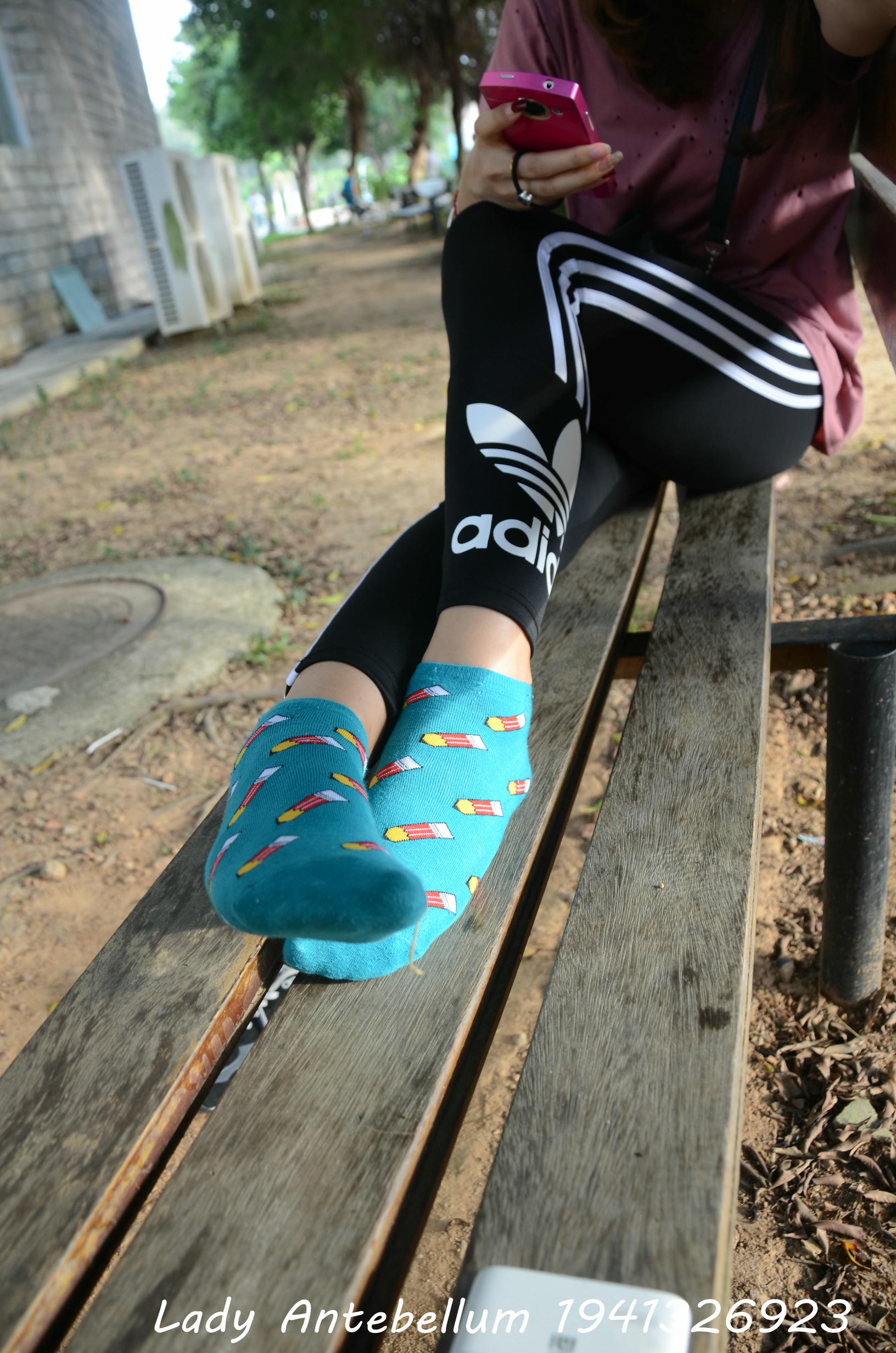 [战前女神] 恋足美腿棉袜女神级摄影套图 2015.06.01特辑 [134P+273M]_第6集