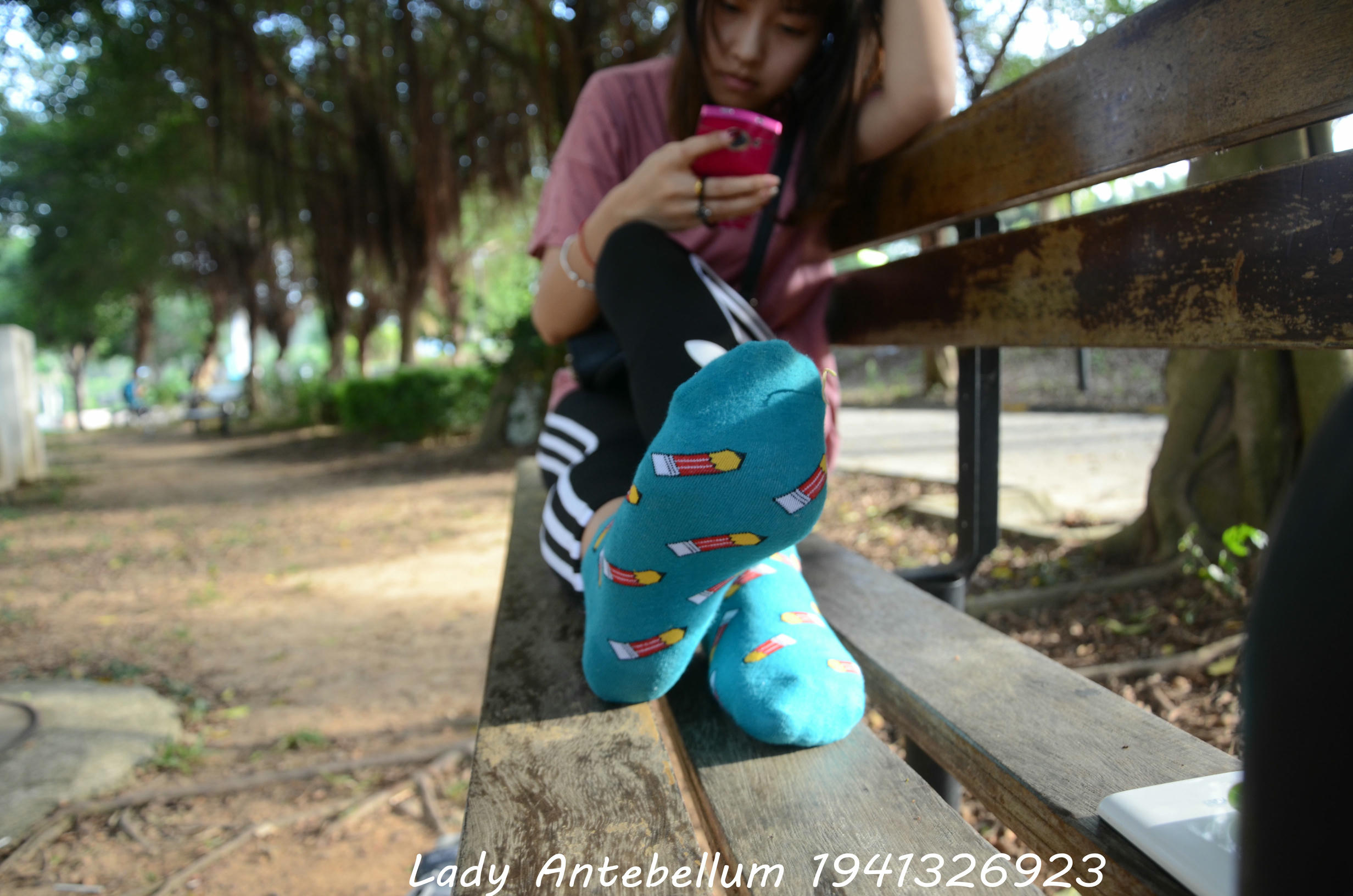 [战前女神] 恋足美腿棉袜女神级摄影套图 2015.06.01特辑 [134P+273M]_第6集