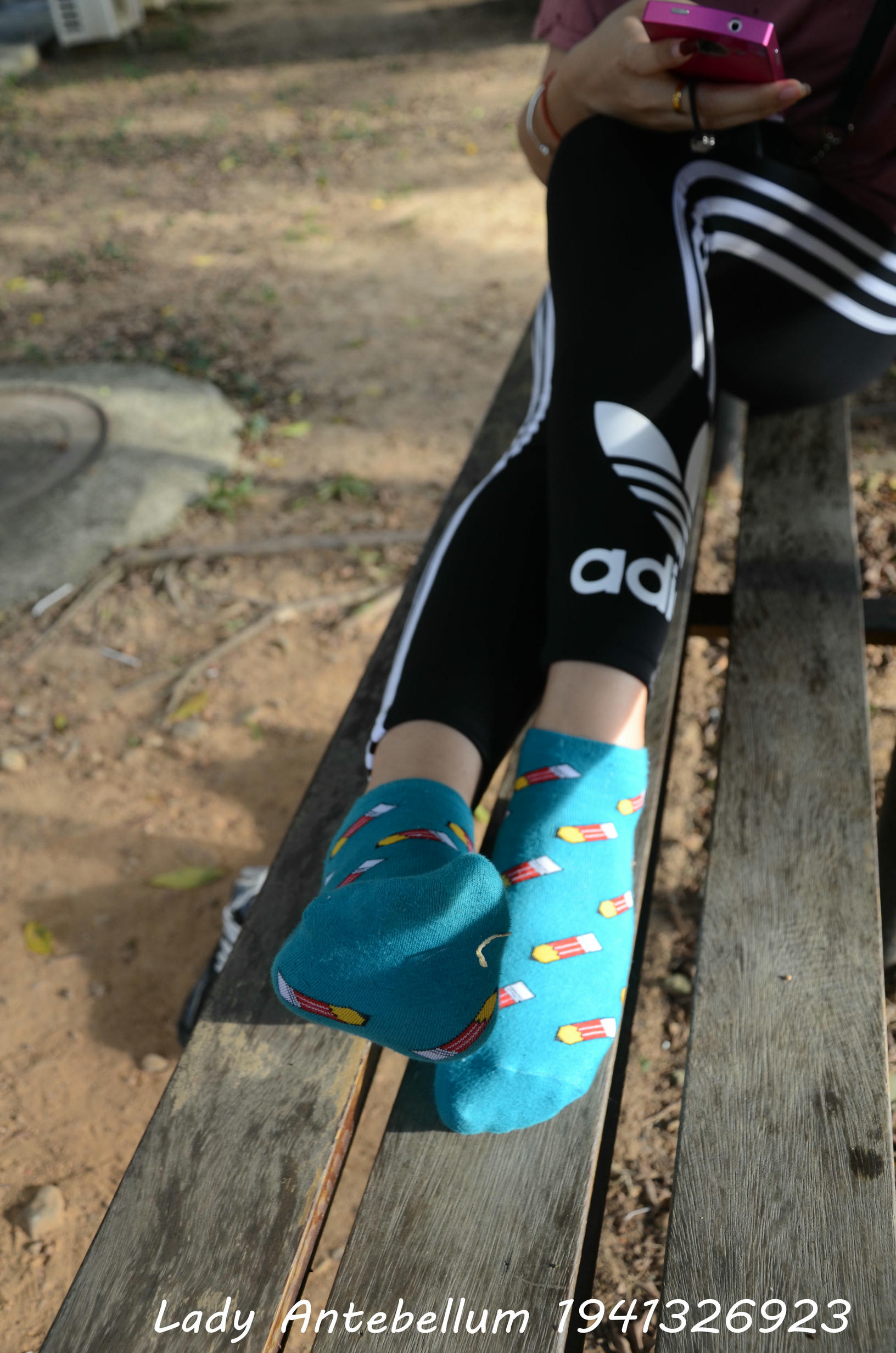 [战前女神] 恋足美腿棉袜女神级摄影套图 2015.06.01特辑 [134P+273M]_第6集