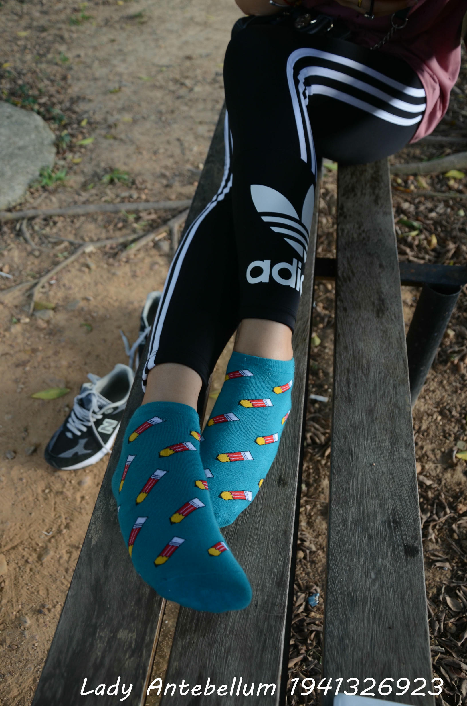 [战前女神] 恋足美腿棉袜女神级摄影套图 2015.06.01特辑 [134P+273M]_第6集