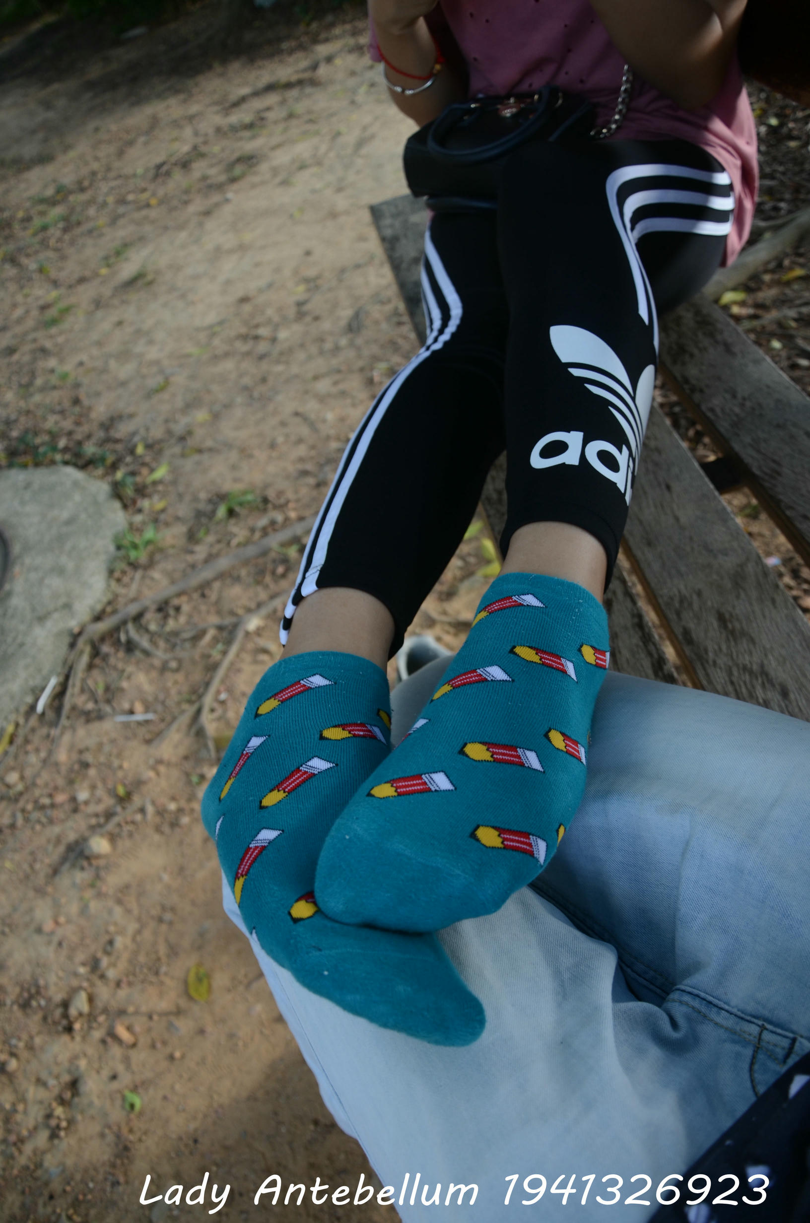 [战前女神] 恋足美腿棉袜女神级摄影套图 2015.06.01特辑 [134P+273M]_第7集