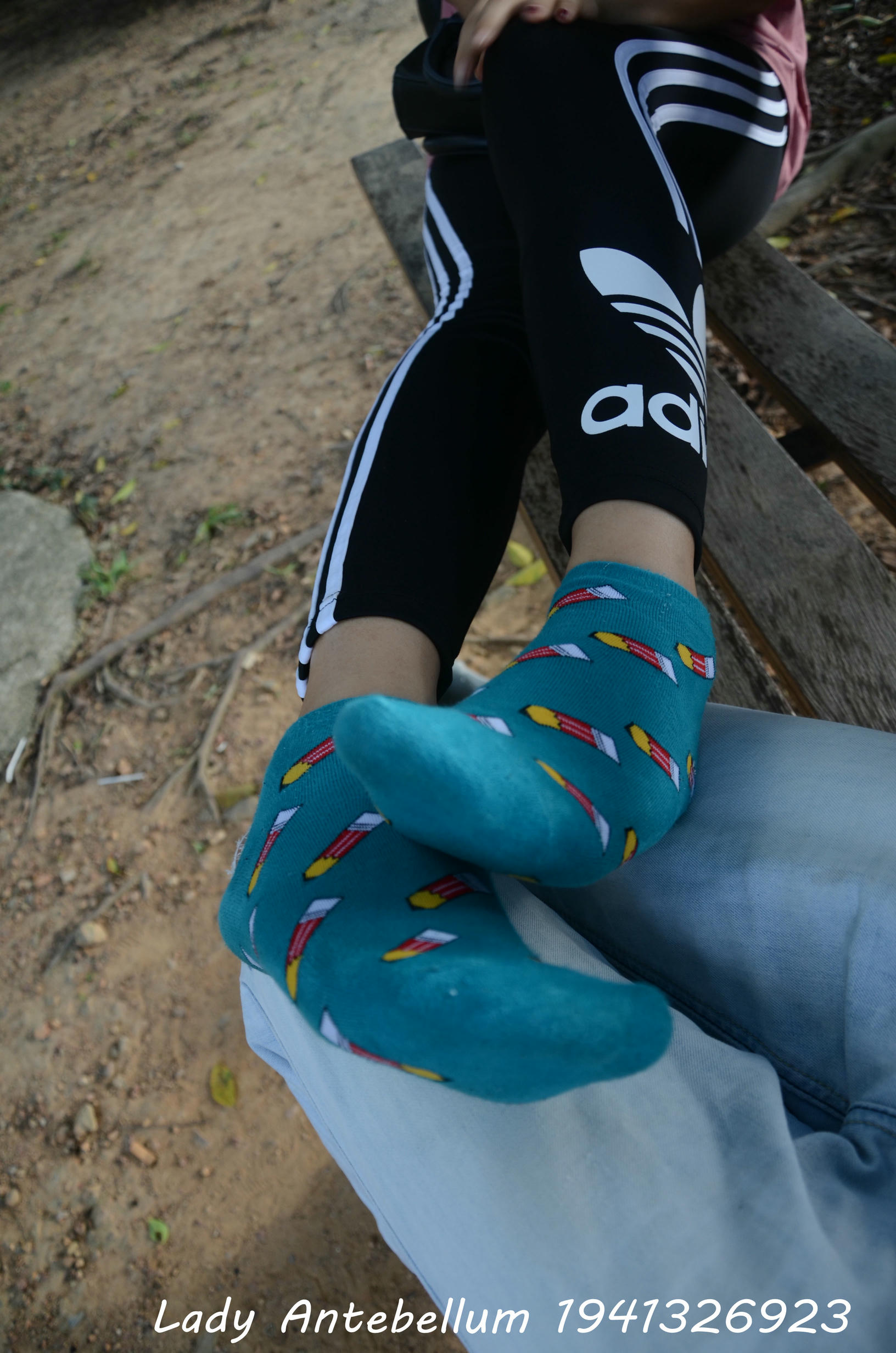 [战前女神] 恋足美腿棉袜女神级摄影套图 2015.06.01特辑 [134P+273M]_第7集